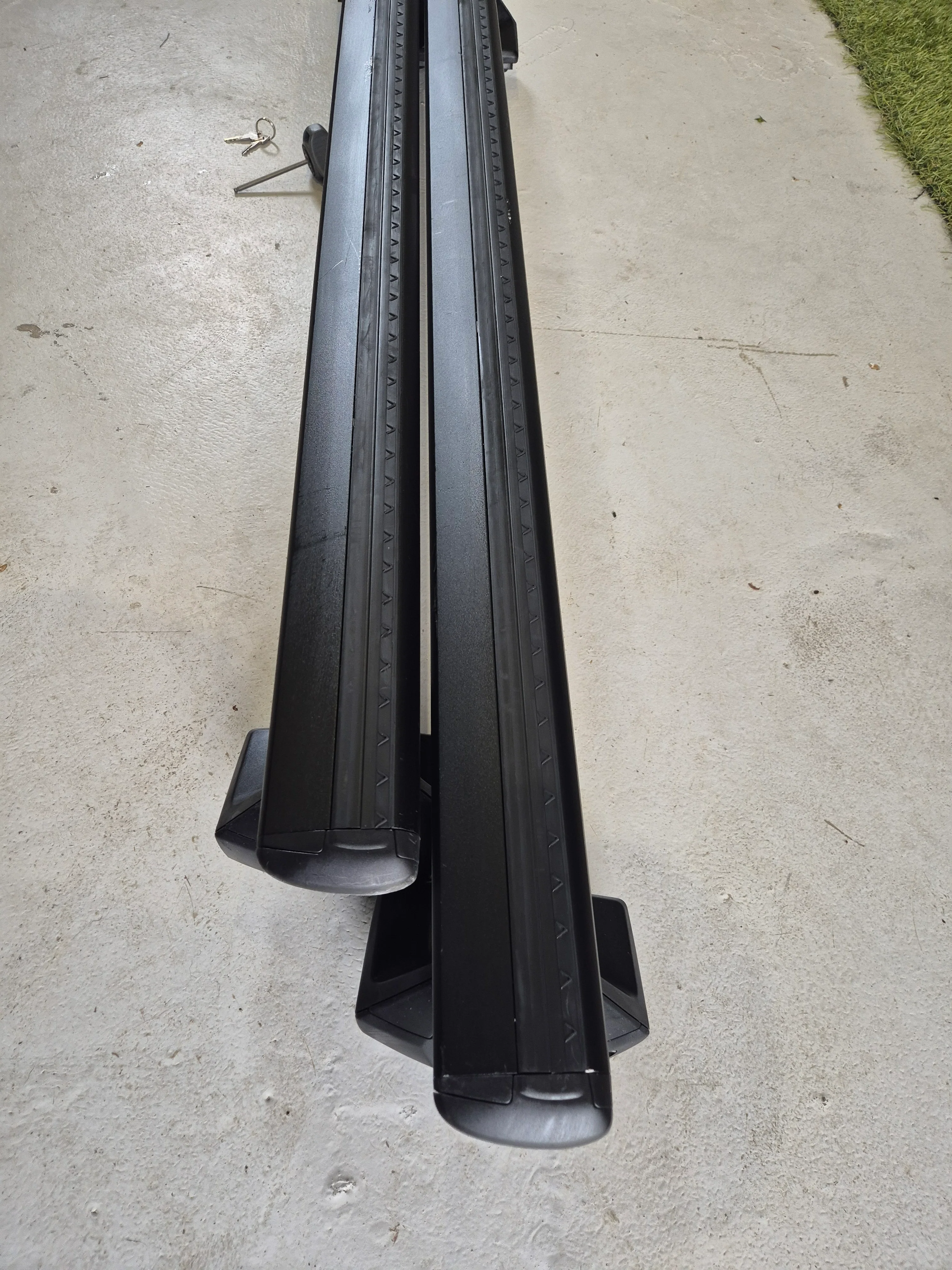 Audi A3 Saloon Roof Bars 2013 to 2019 - Thule Wingbar Evo Black ( 711320 - 7105 - 5121) - Image 2