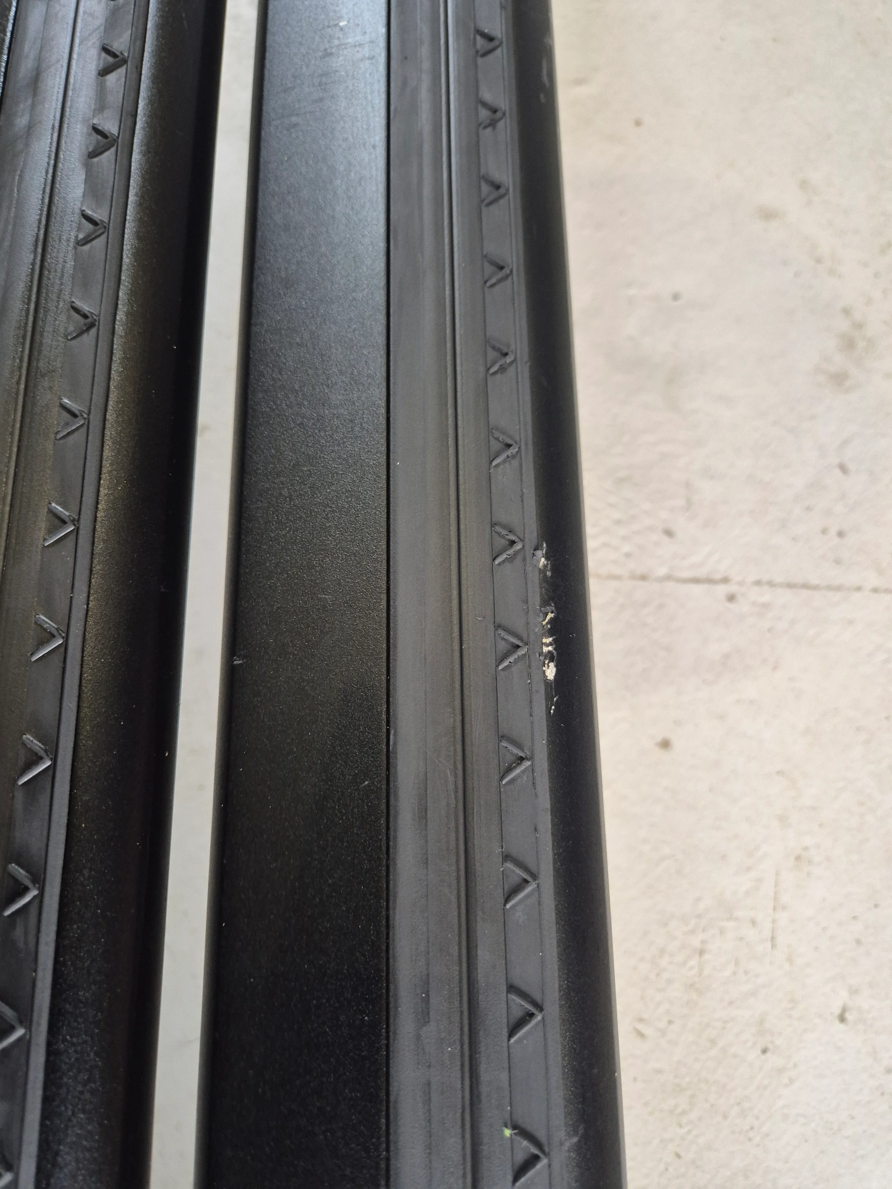 Audi A3 Saloon Roof Bars 2013 to 2019 - Thule Wingbar Evo Black ( 711320 - 7105 - 5121) - Image 5