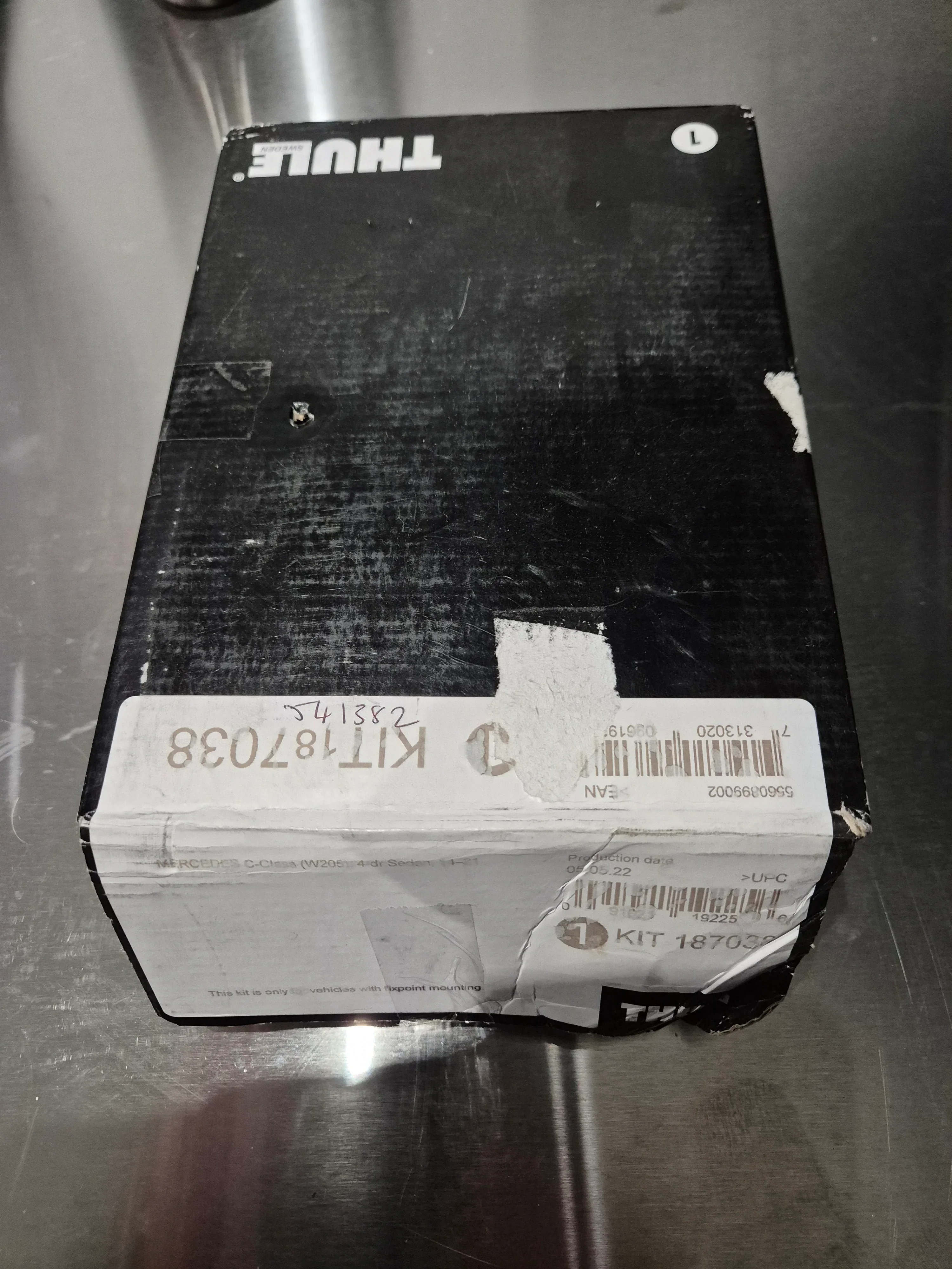 Thule 7038 Fitting Kit - MERCEDES C-Class (W205), 4-dr Saloon, 14-21 (187038) New In Tatty box - Image 2