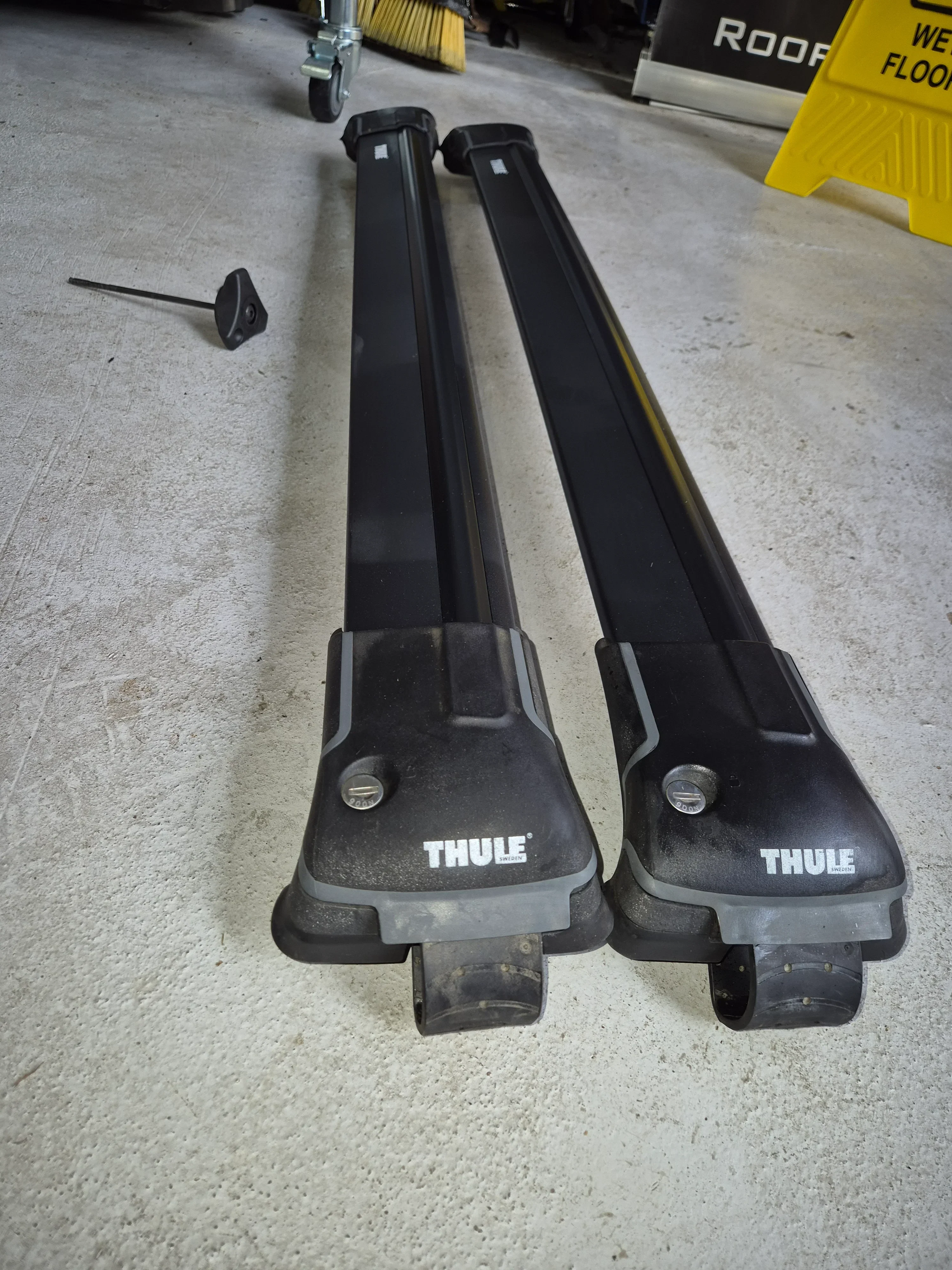 Thule 9582B Wingbar Edge Black - Image 2