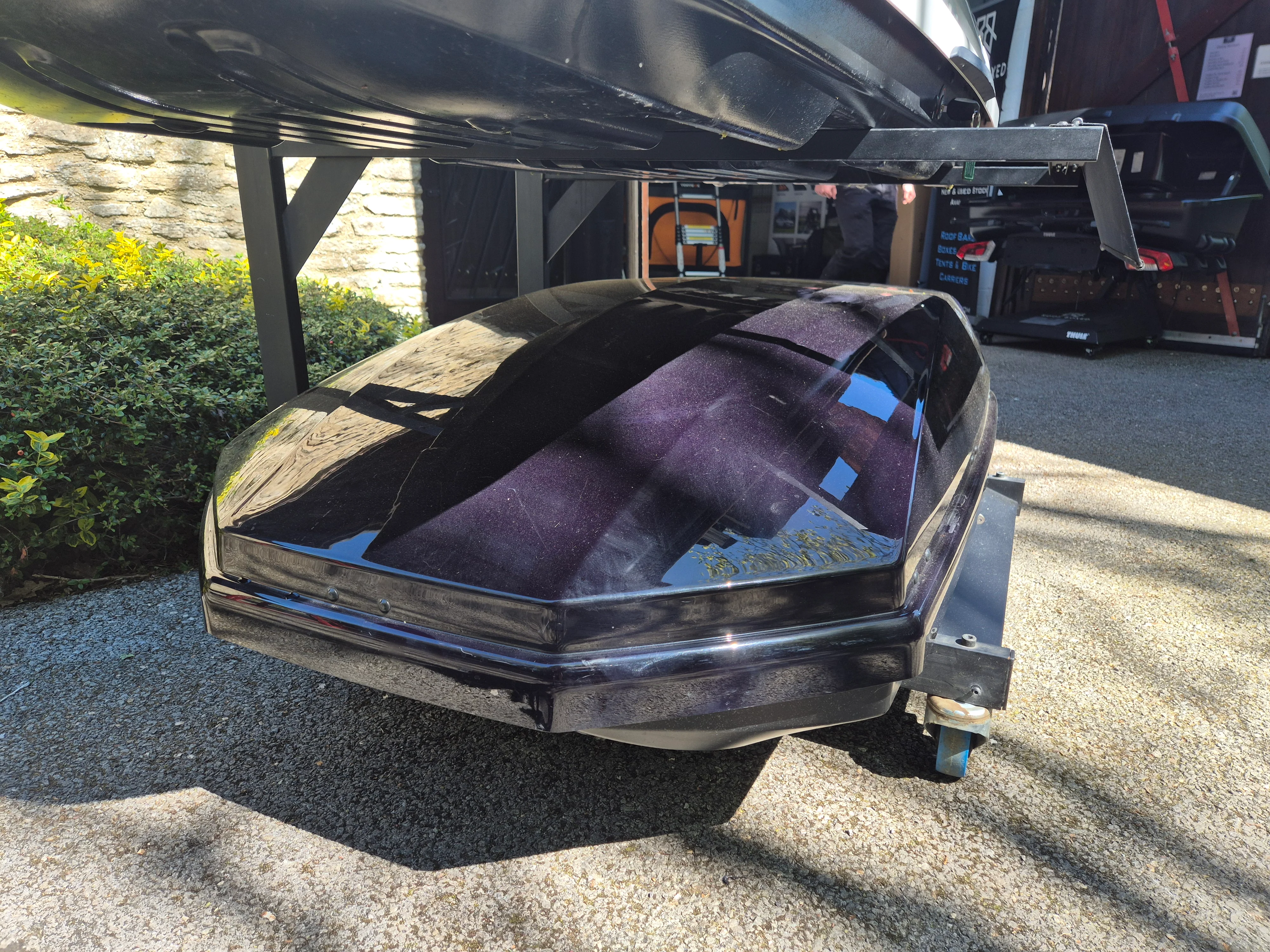 Exodus 470L Roof Box - Used - Image 3