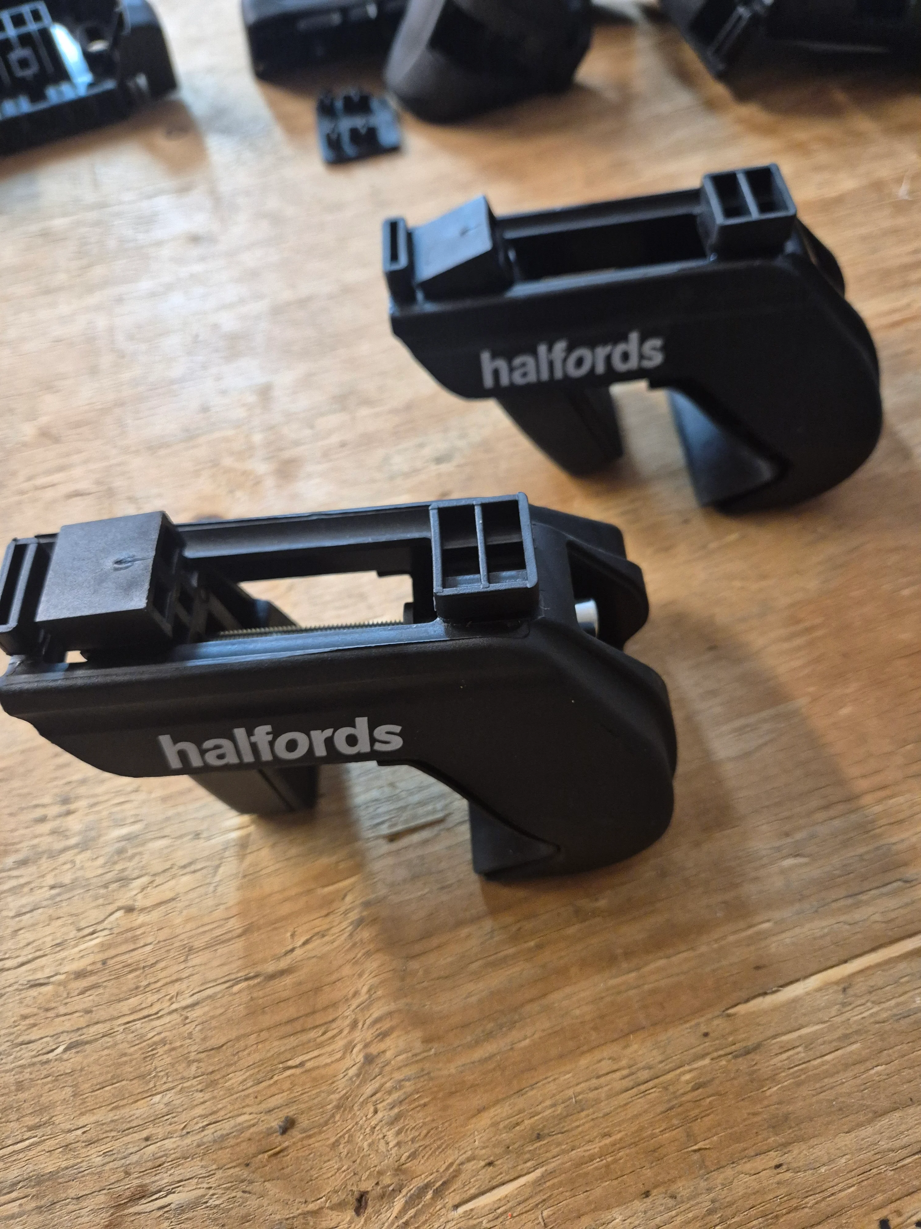 Halfords Raised Rail roof Bar spare feet - Image 2
