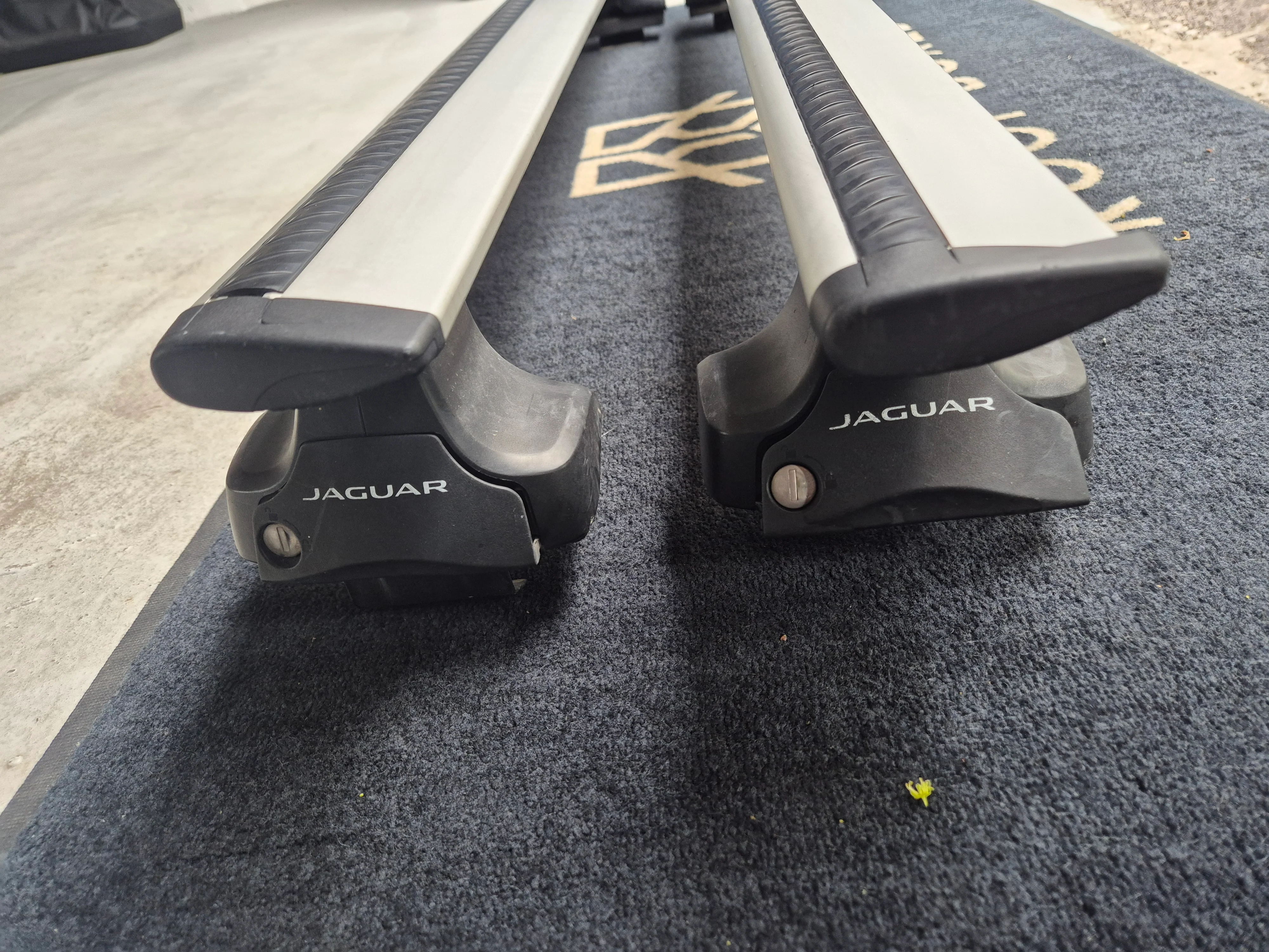 Jaguar XF Saloon Roof Bars - Image 2