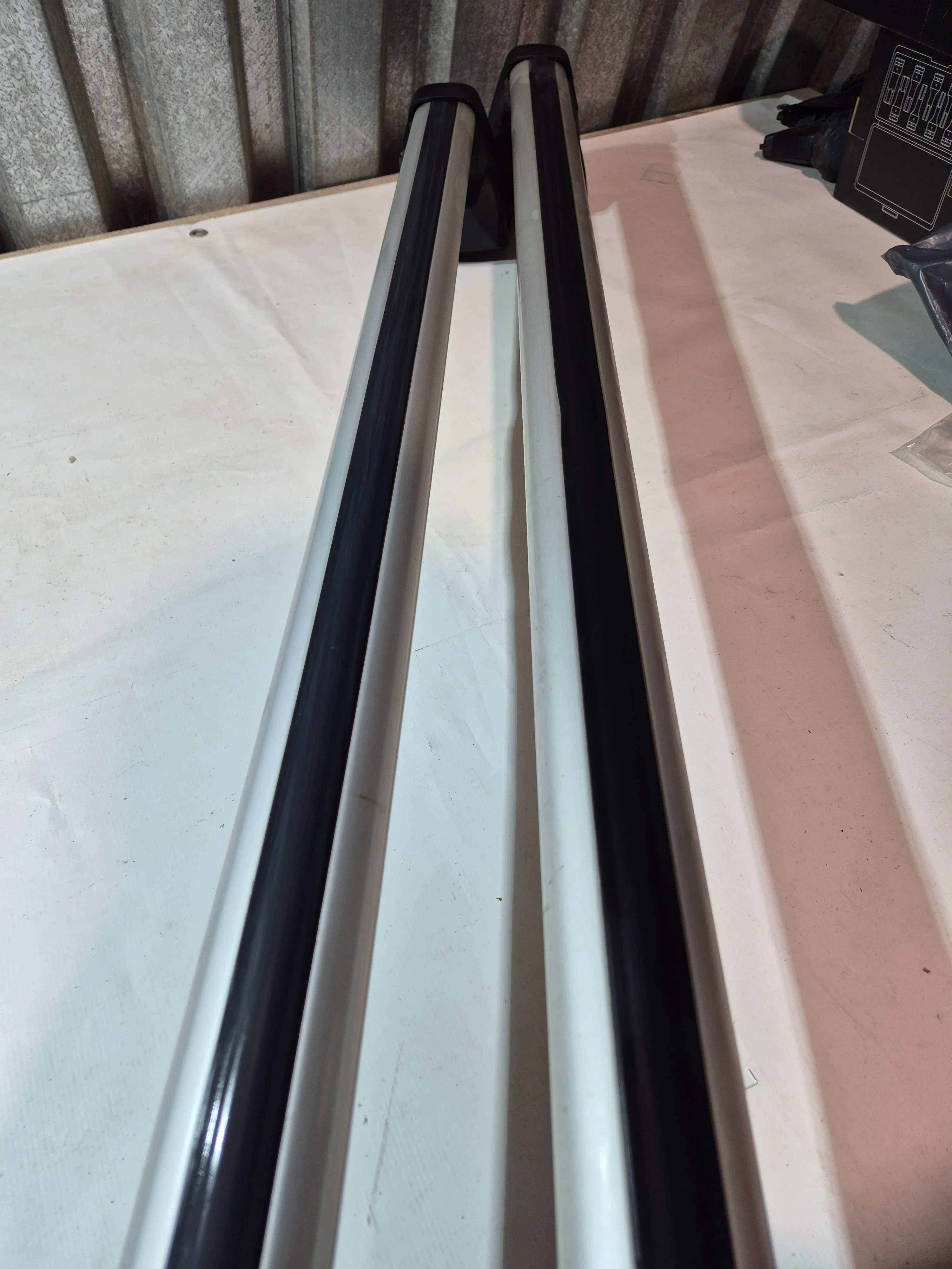 Roof Bars OEM for Passat Estate 2014 onwards - Image 3
