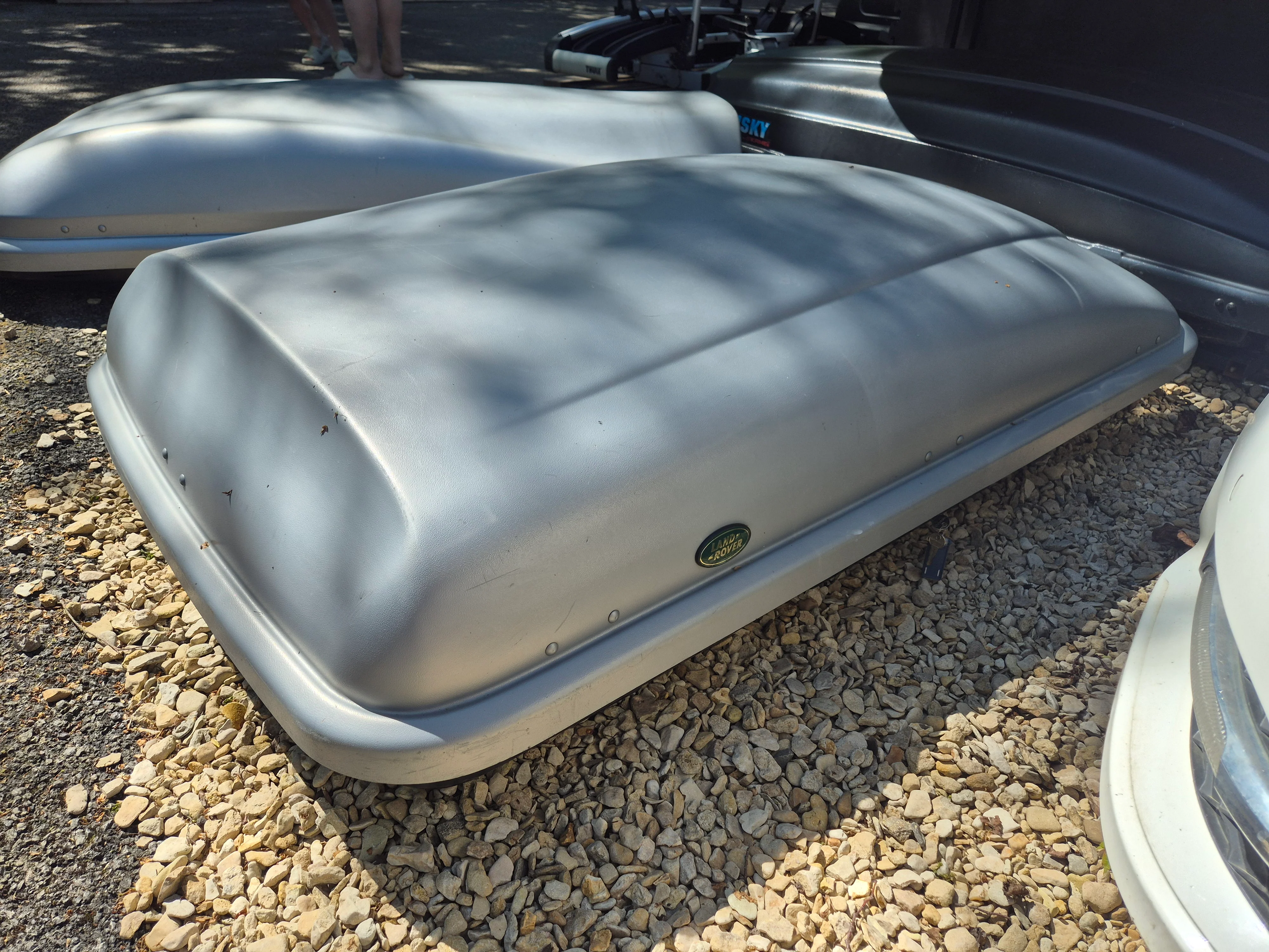 Roof Box - Land Rover branded 400L - Image 3