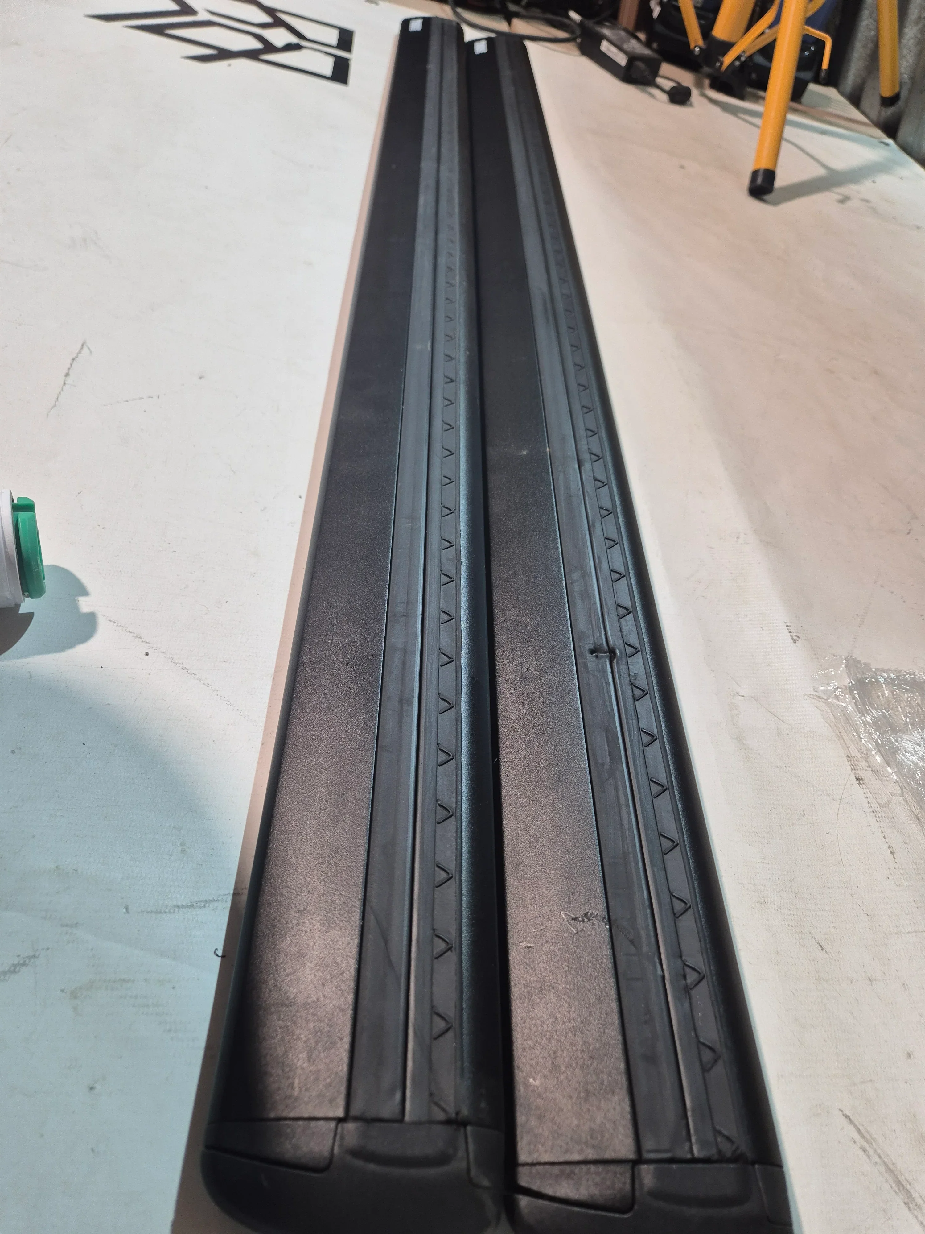 Thule 118cm Wingbar Evo Black 711220 - Image 2