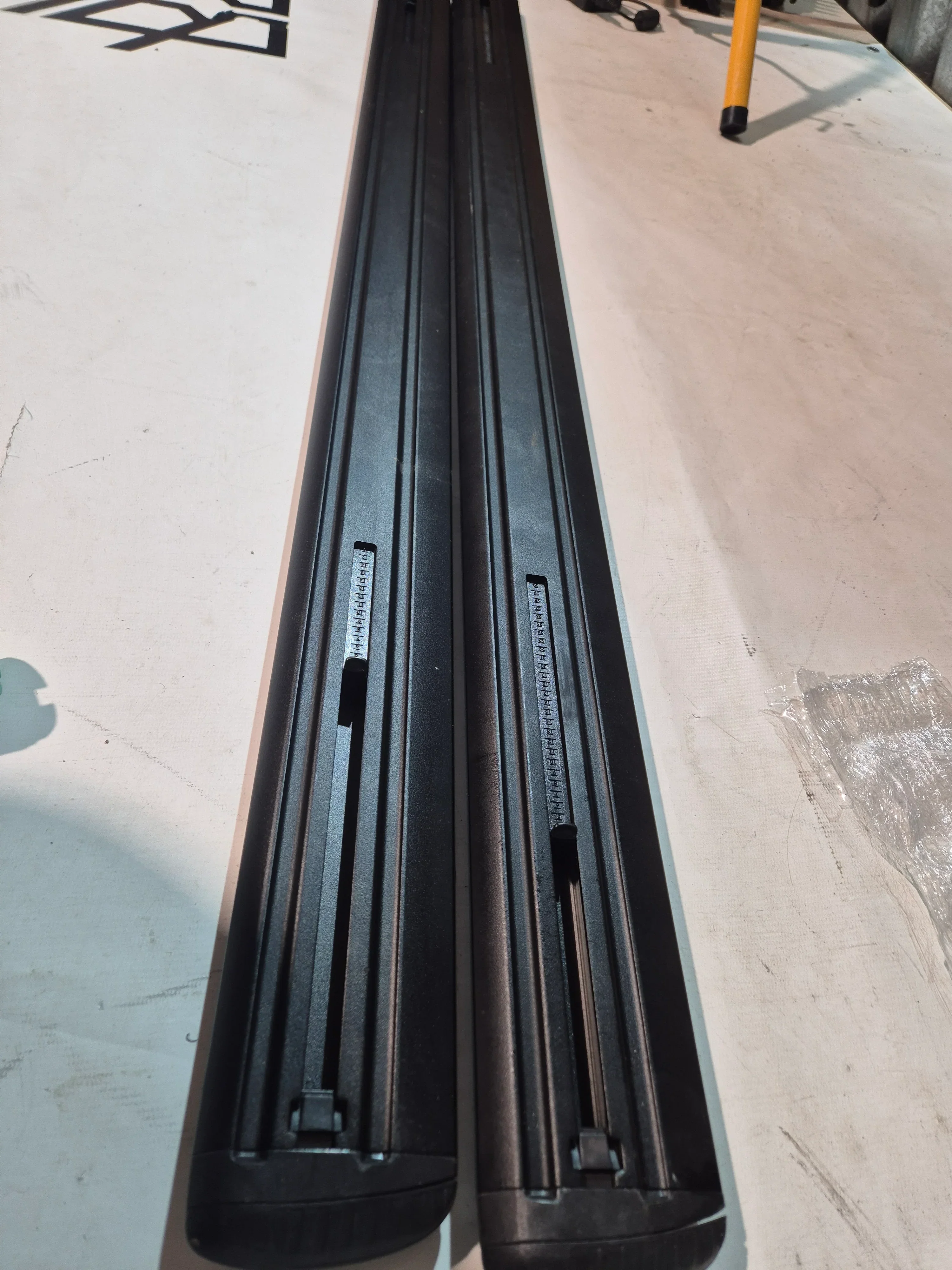 Thule 118cm Wingbar Evo Black 711220 - Image 3
