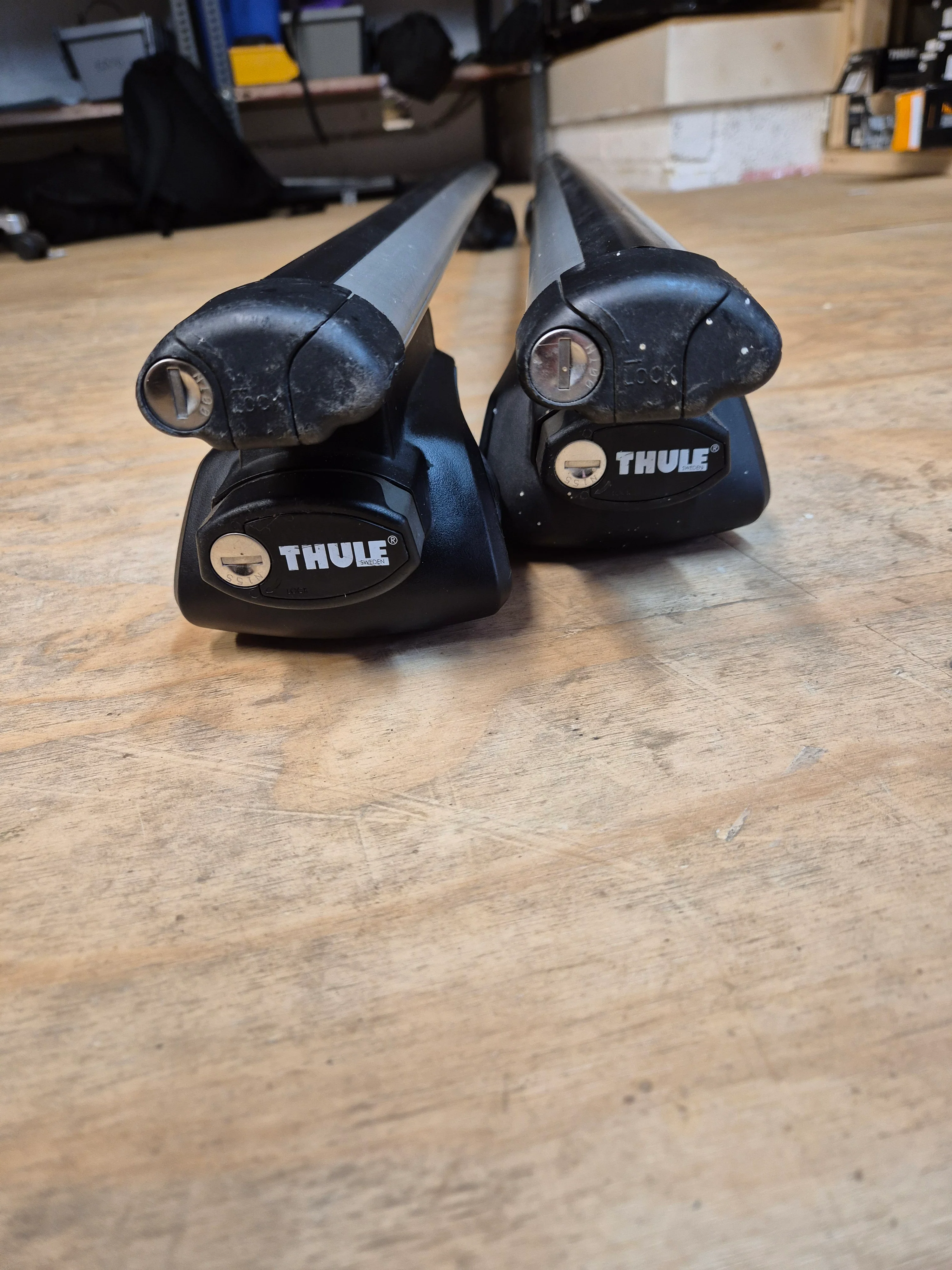 Thule 127Cm Raised Rail Roof bars - Image 2