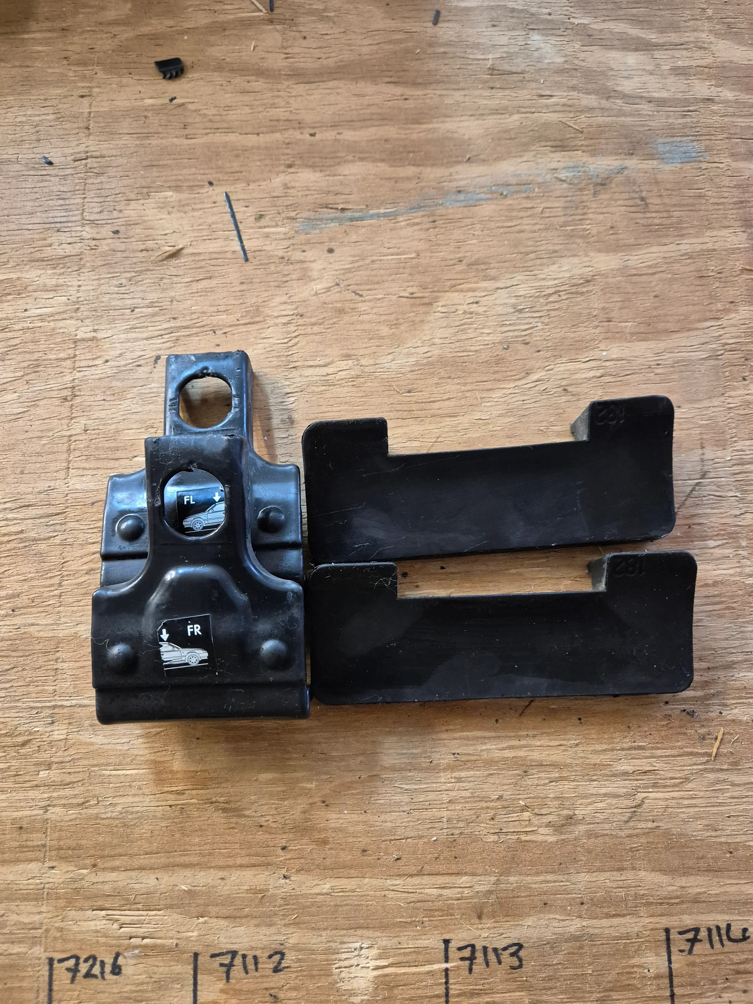 Thule 1366 Fitting Kit R50 & R56 Mini Cooper - Used - Image 2