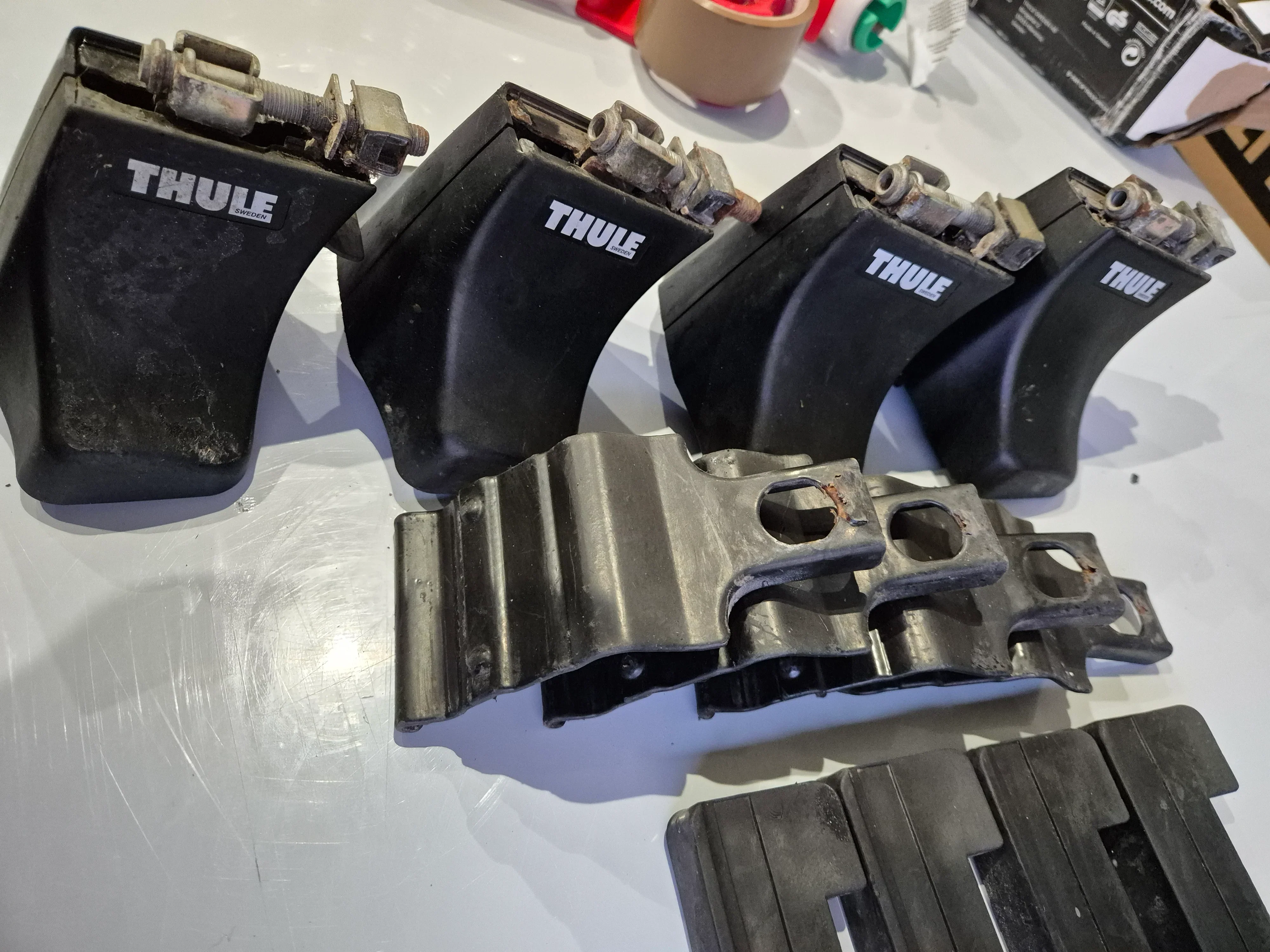 Thule 1408 & 750 Footpack & Fitting kit for Nissan Navara & King Cab 2005 Onward - Image 5