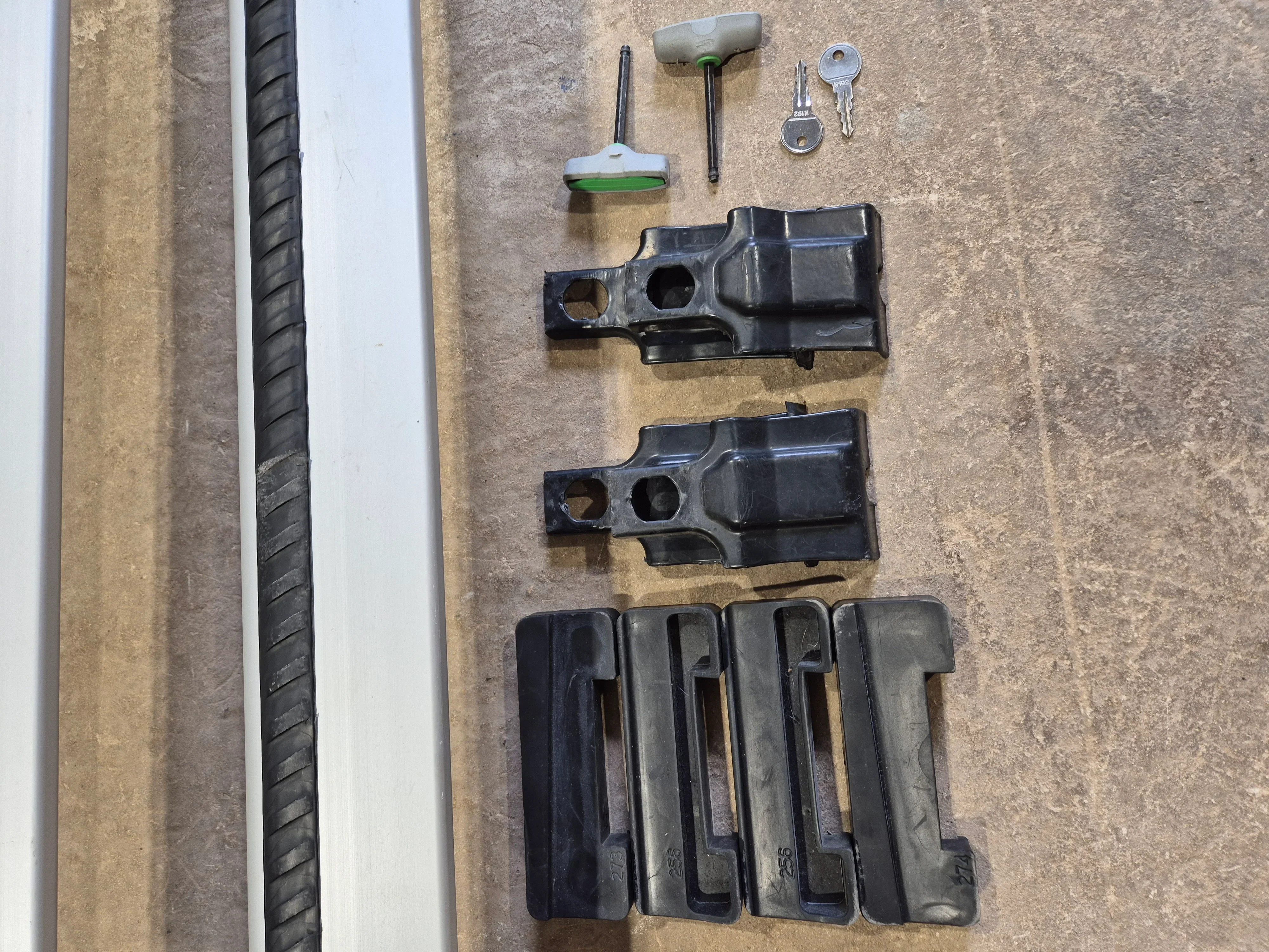 Thule 1631 Roof Bars Scirocco coupe 2008 onward - very rare - Image 3