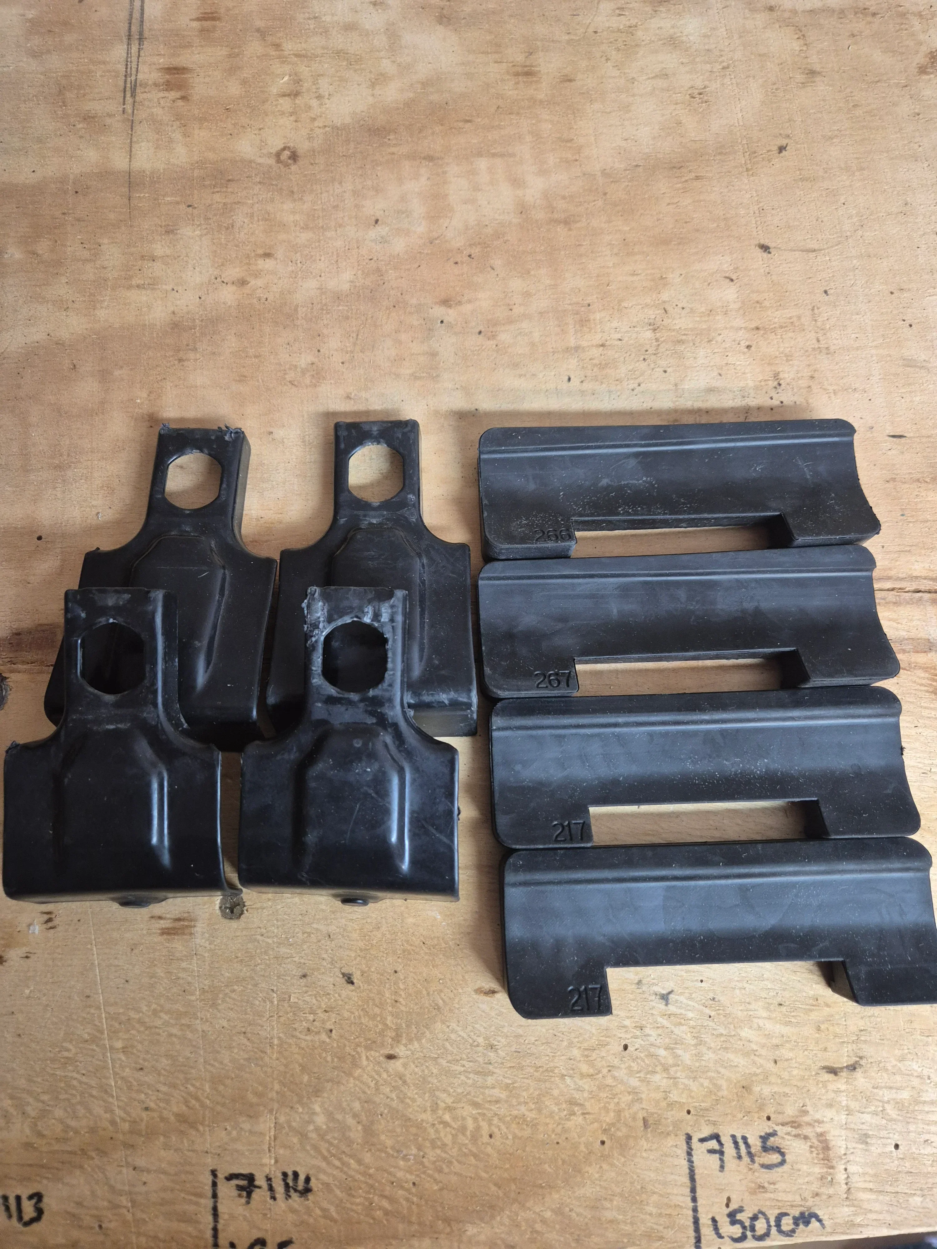 Thule 1710 Fitting Kit - VOLKSWAGEN Golf VII 2013 onwards - Used - Image 2