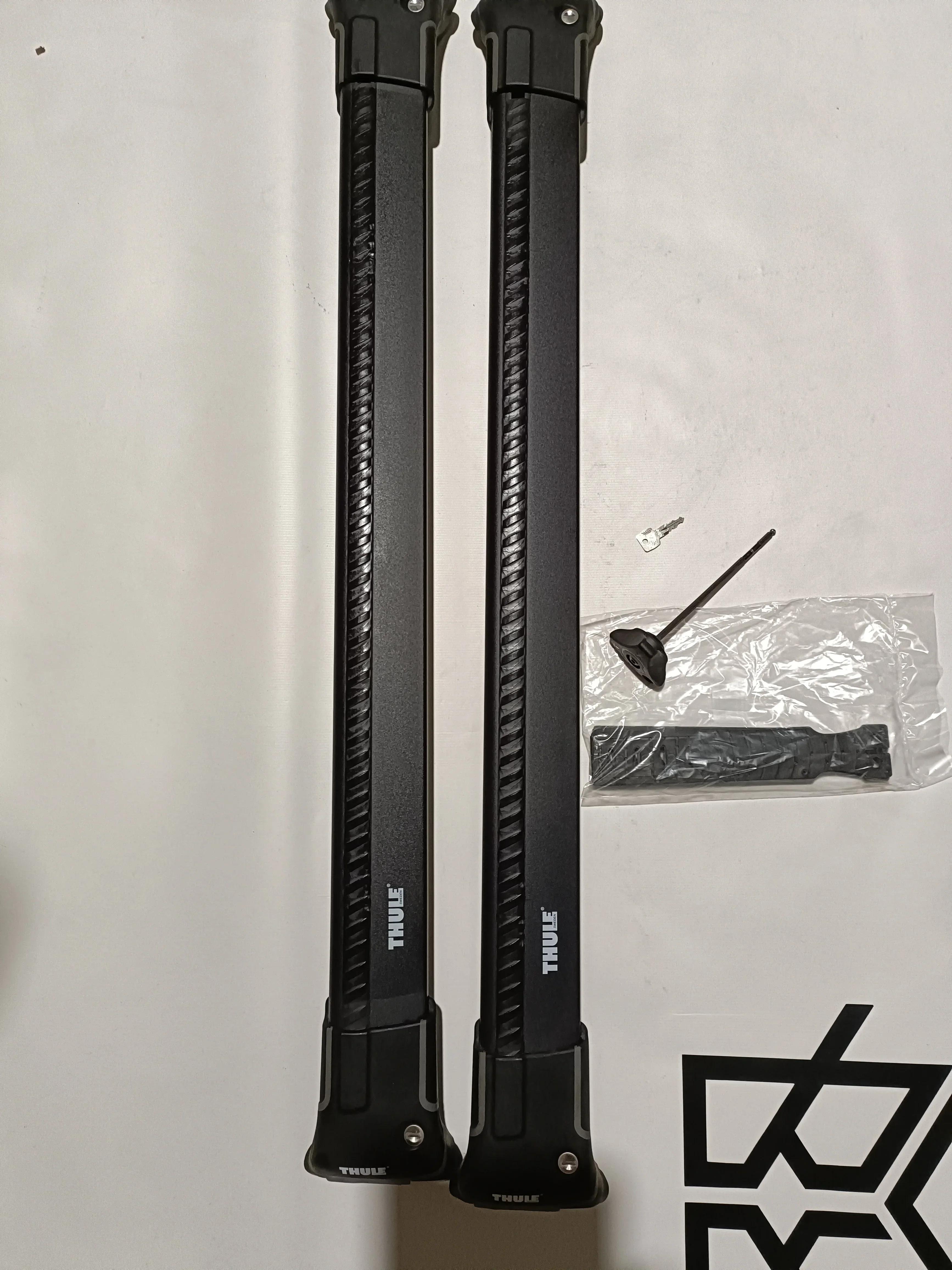 Thule 9582B wingbar Edge Black. New straps - Image 4