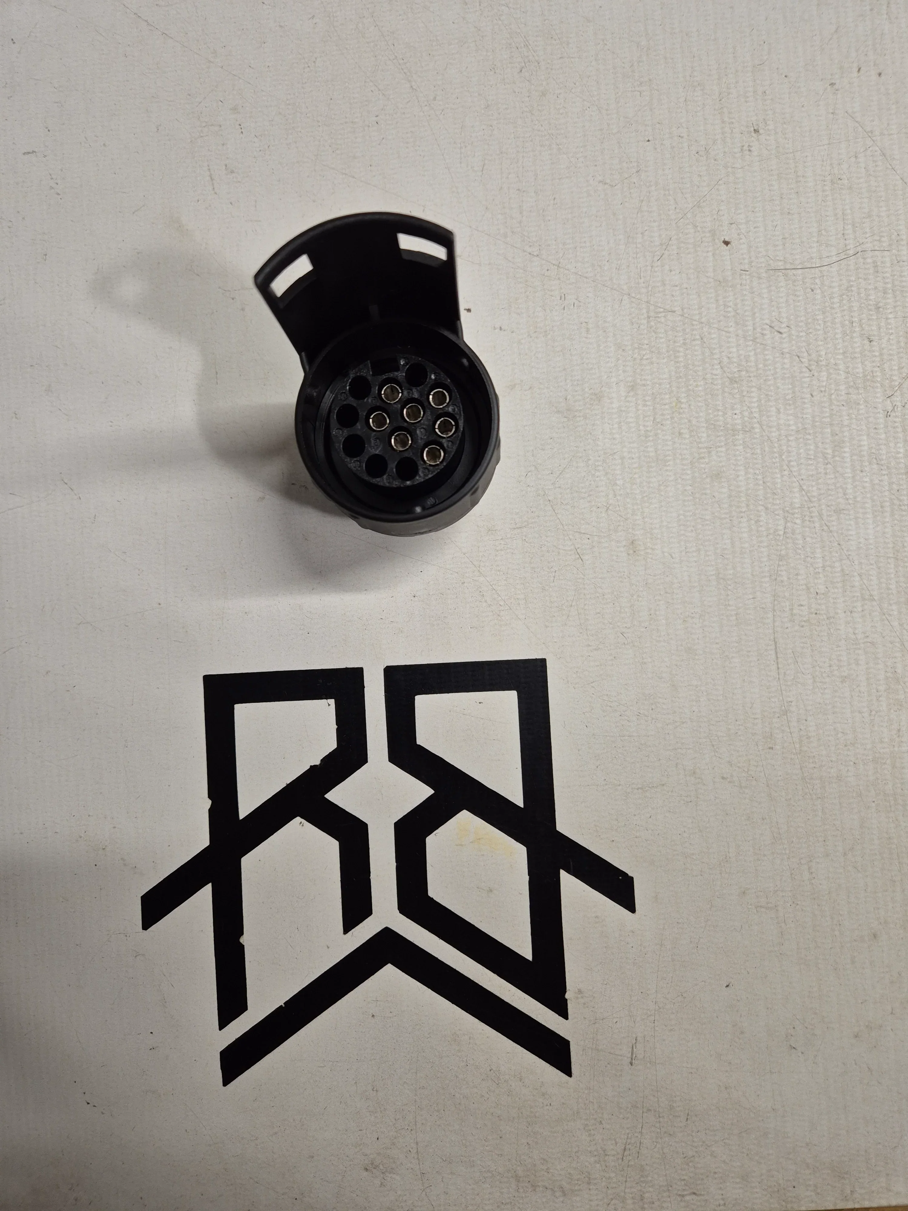 Thule 9906 - 7 to 13 Pin Adaptor - Image 2