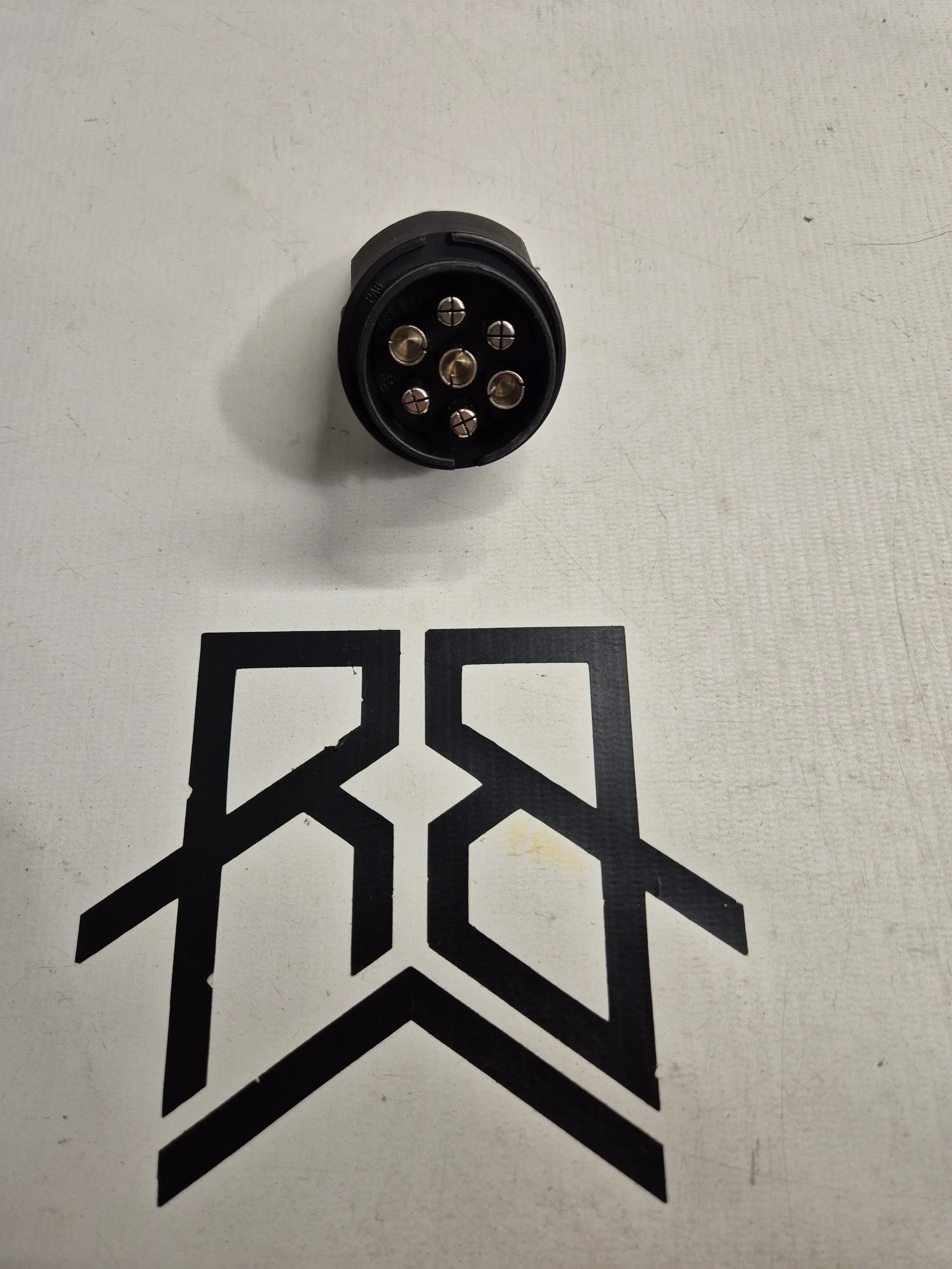 Thule 9906 - 7 to 13 Pin Adaptor - Image 3