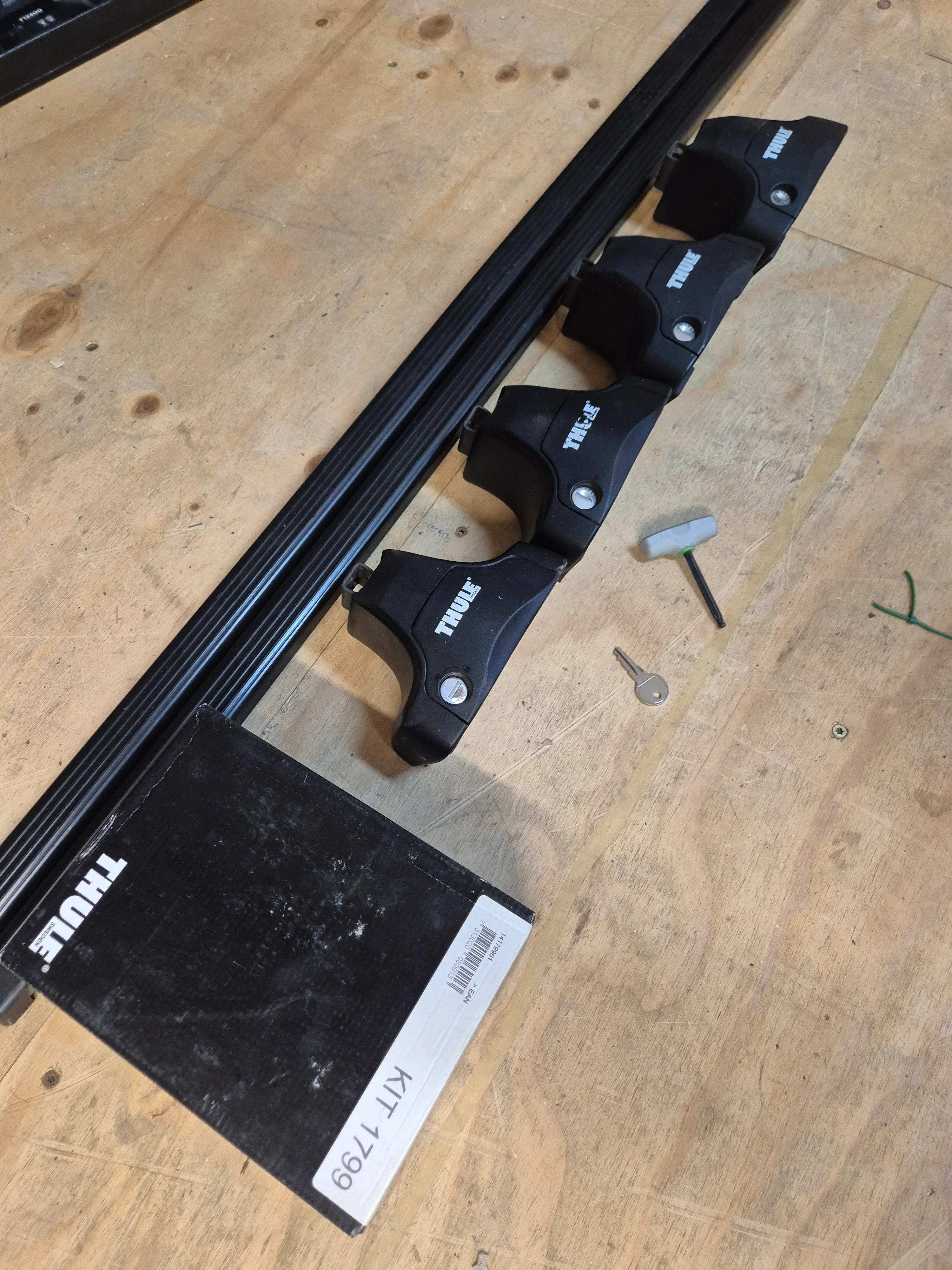 Thule Roof Bars for Jeep Cherokee 2014- Normal Roof ( 1799 - 754 - 762) - Image 2