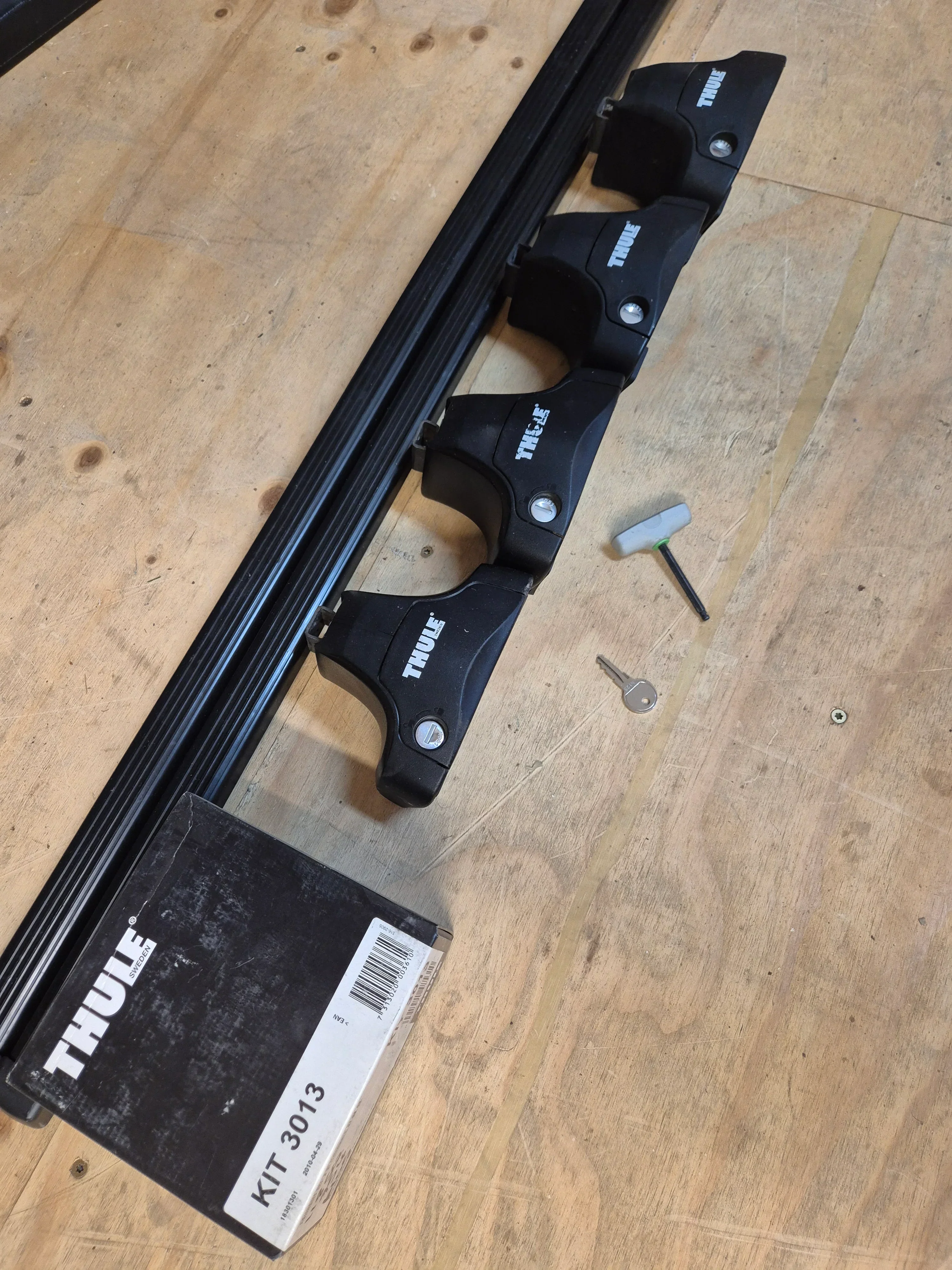 Thule Roof Bars for Peugeot 307 2001 - 08 Fixed Points ( 3013 - 753 - 7122) - Image 2