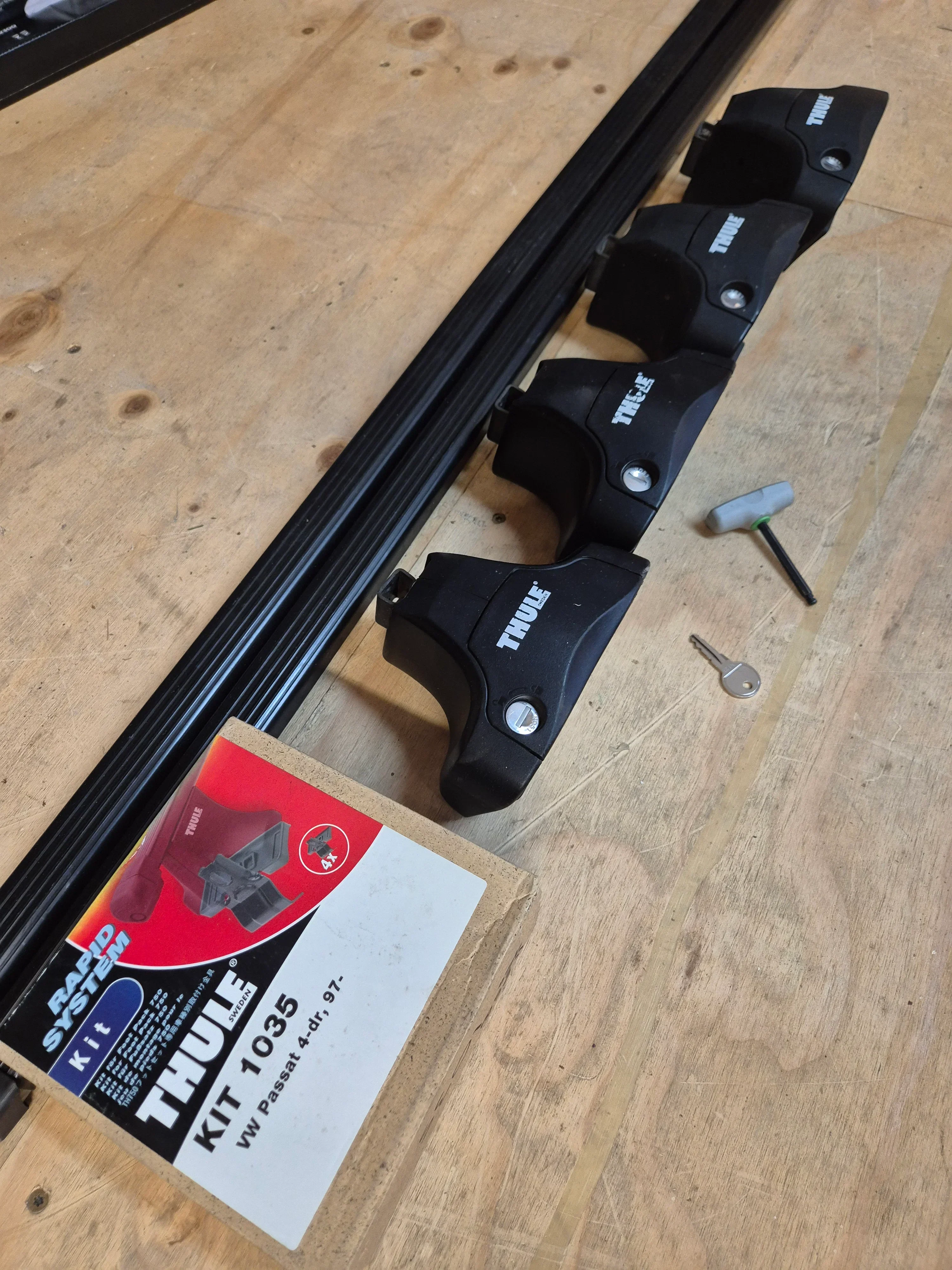 Thule Roof Bars for VW Passat 97 - 2000 Saloon (7122 - 754 - 1035) - Image 3