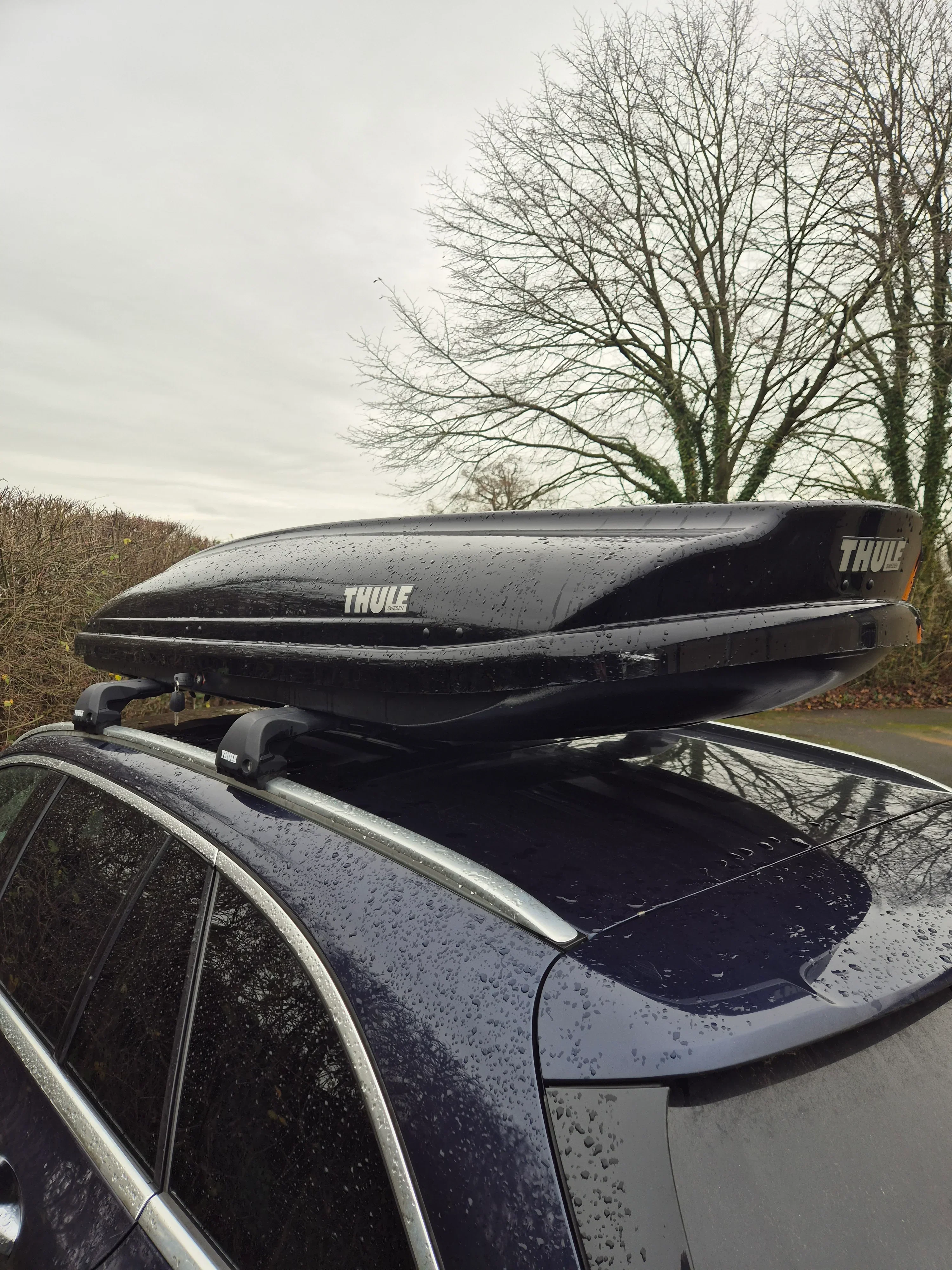Thule Spirit 820 Roof Box 480L - Used ( Scratched ) - Image 3
