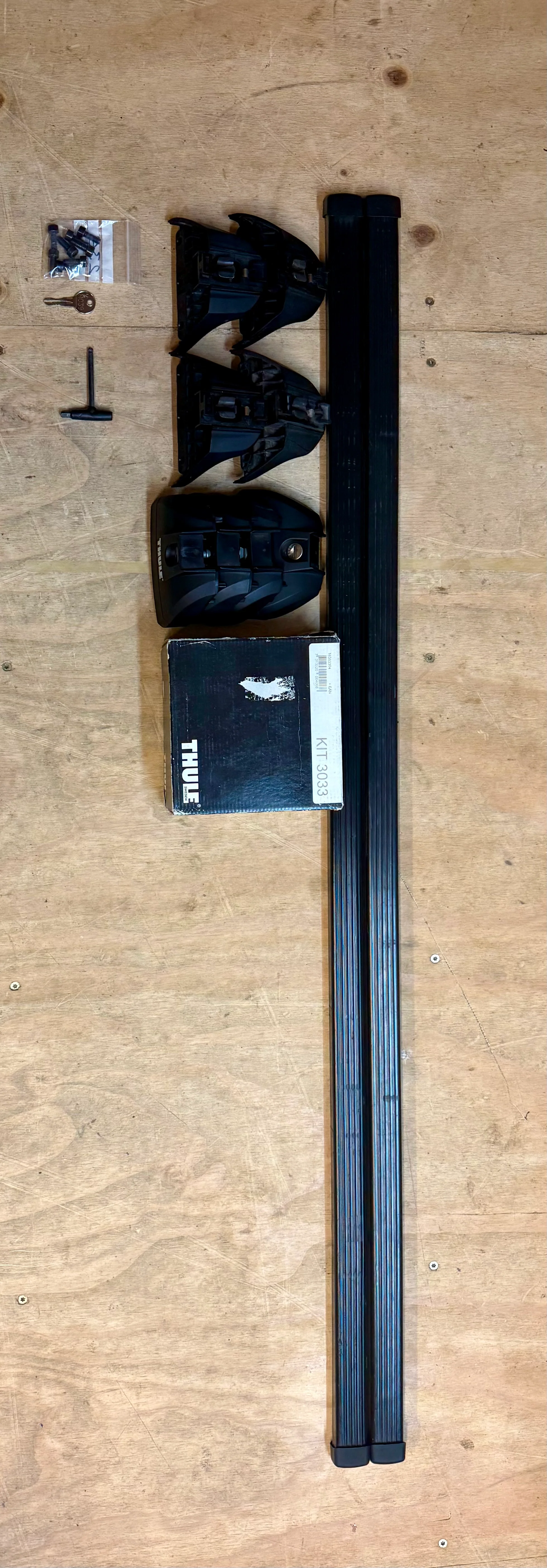 Thule square bar set for FORD Focus Estate 04-09 & Galaxy 06-10 (T-Tracks) - Image 2