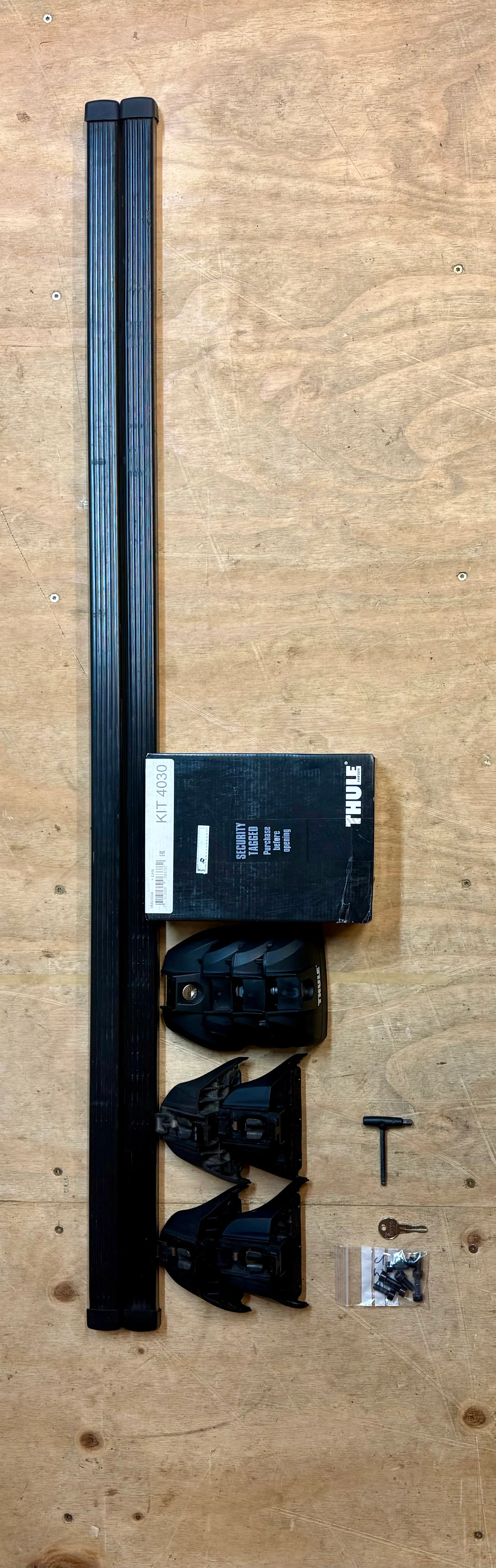 Thule square bar set for MITSUBISHI Outlander MK III 2013 - 21 ( Flush Rails) - Image 2