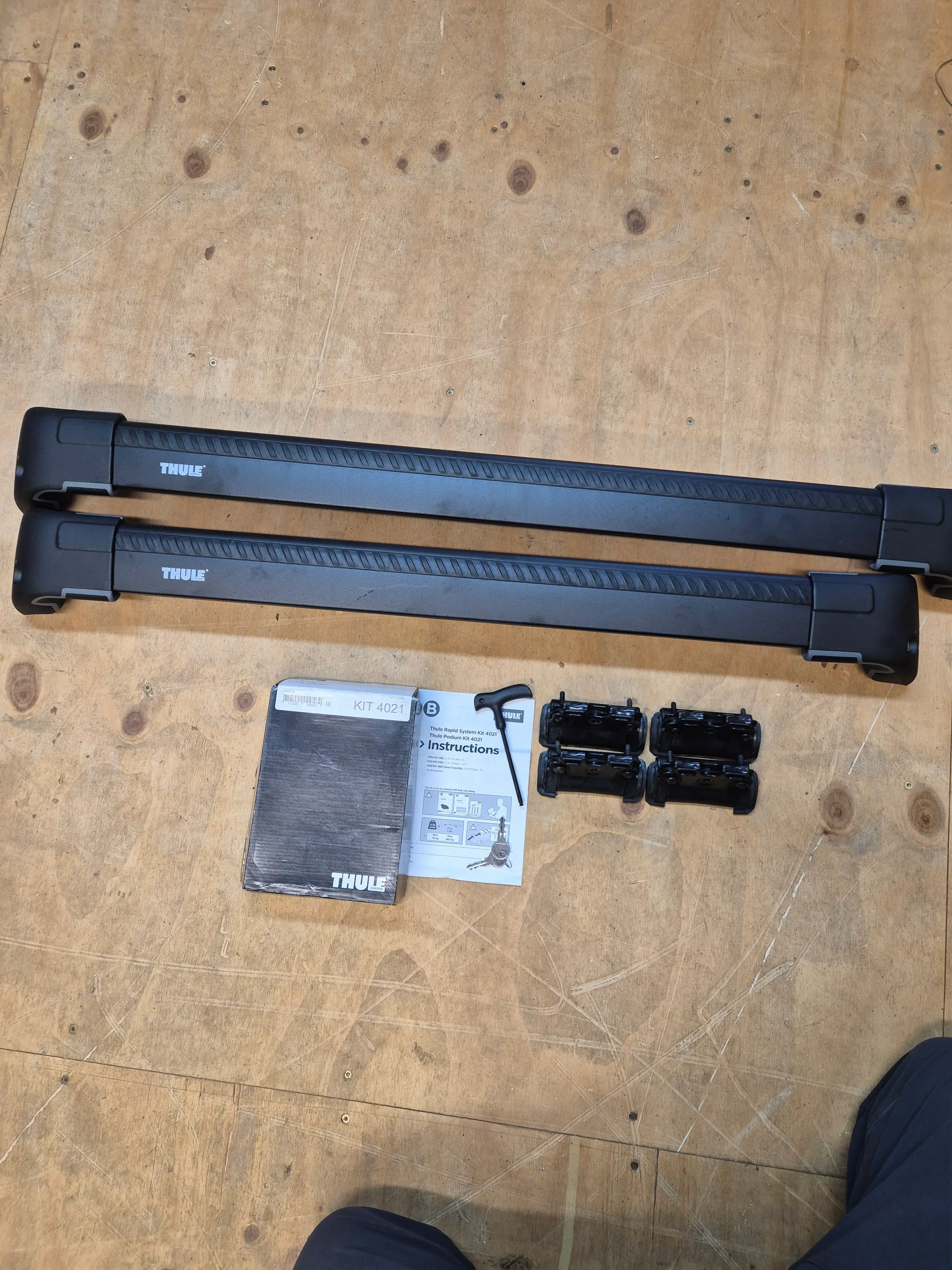 Thule Wingbar Edge for Volvo V60 2010 to 2018 - Image 2