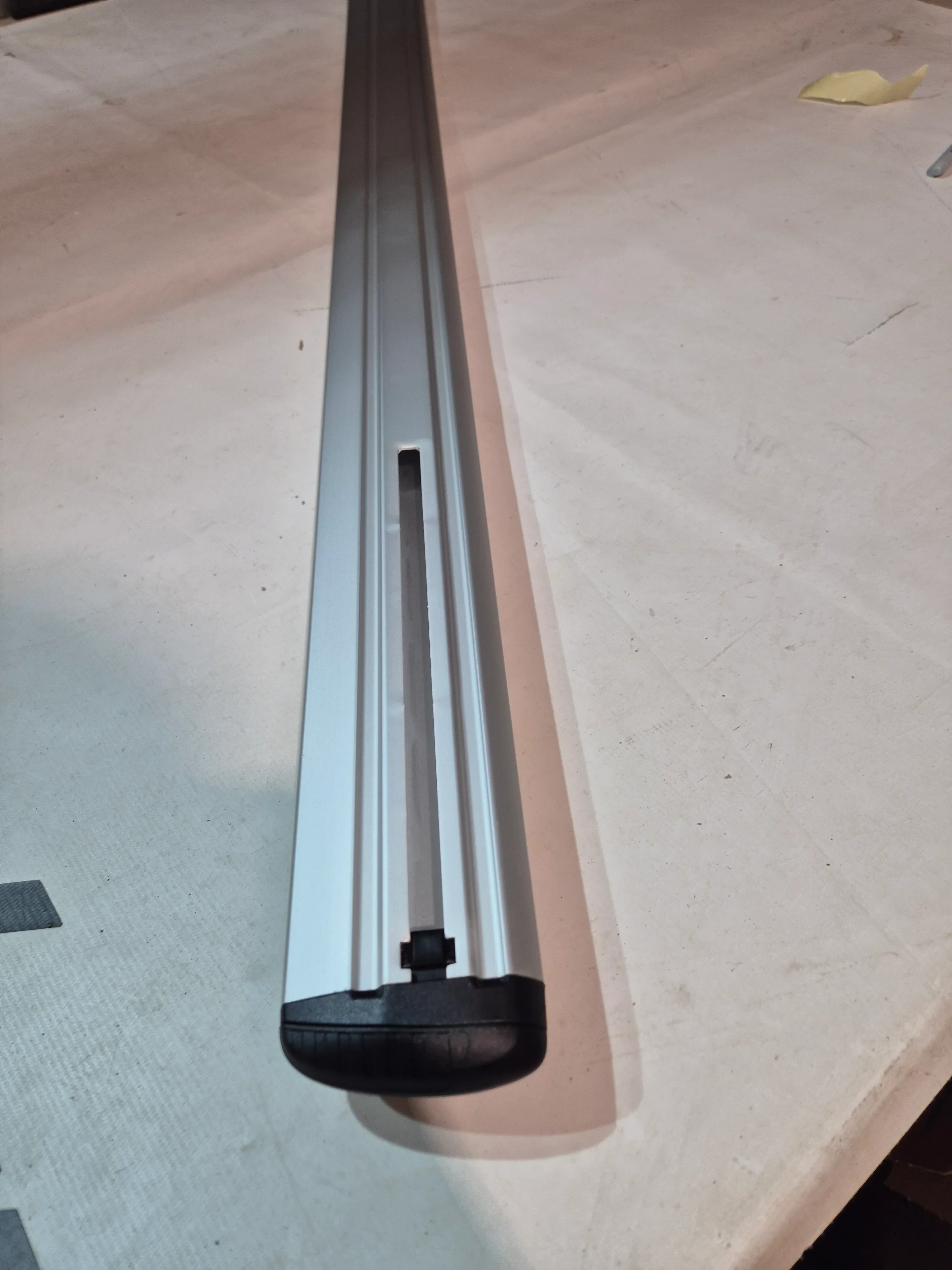 Thule Wingbar Evo 711400 (135cm ) single bar - Damaged - Image 3