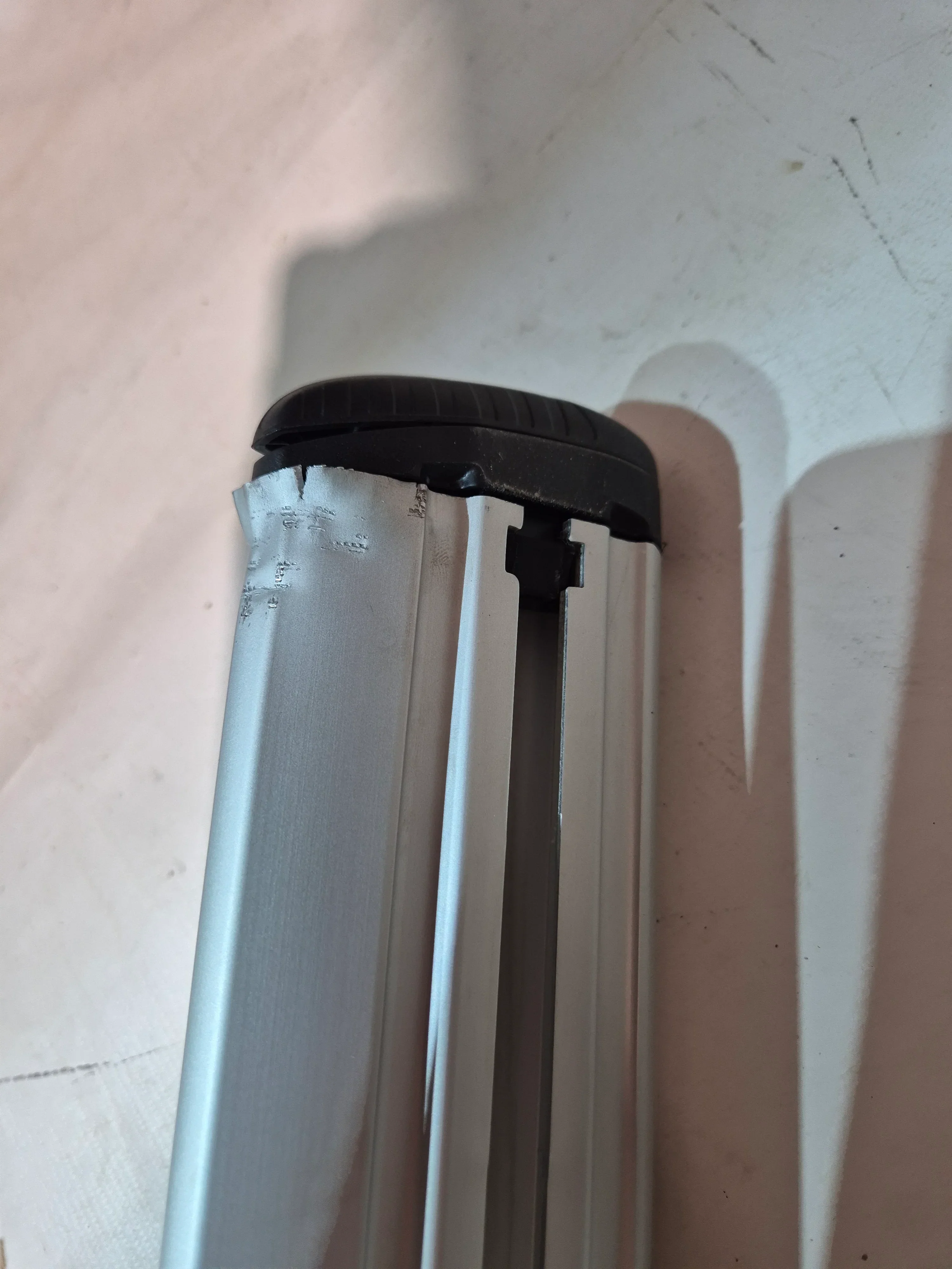 Thule Wingbar Evo 711400 (135cm ) single bar - Damaged - Image 5