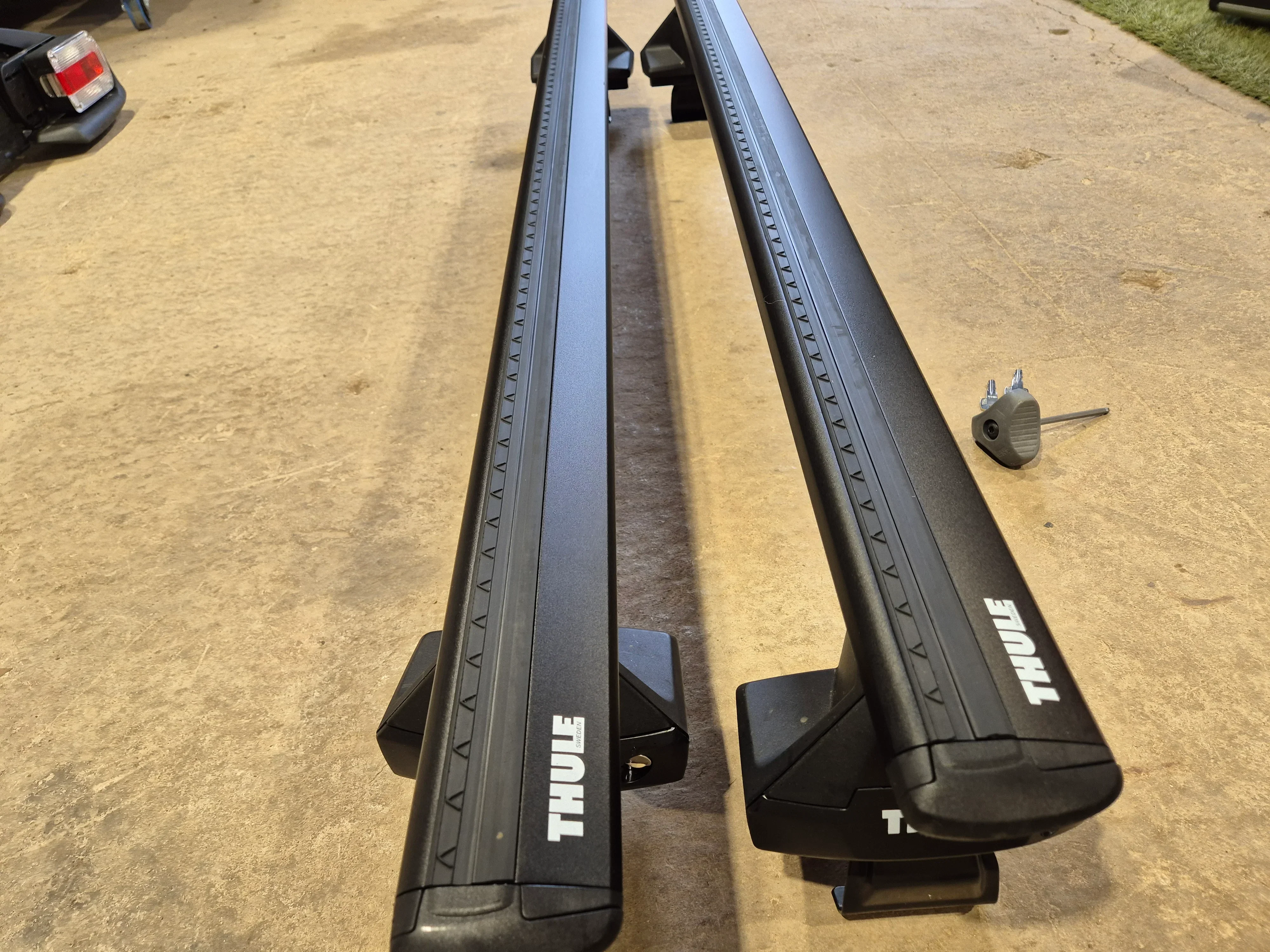 Thule Wingbar Evo Black set for Evoque 2011 to 2018 normal roof - Image 3