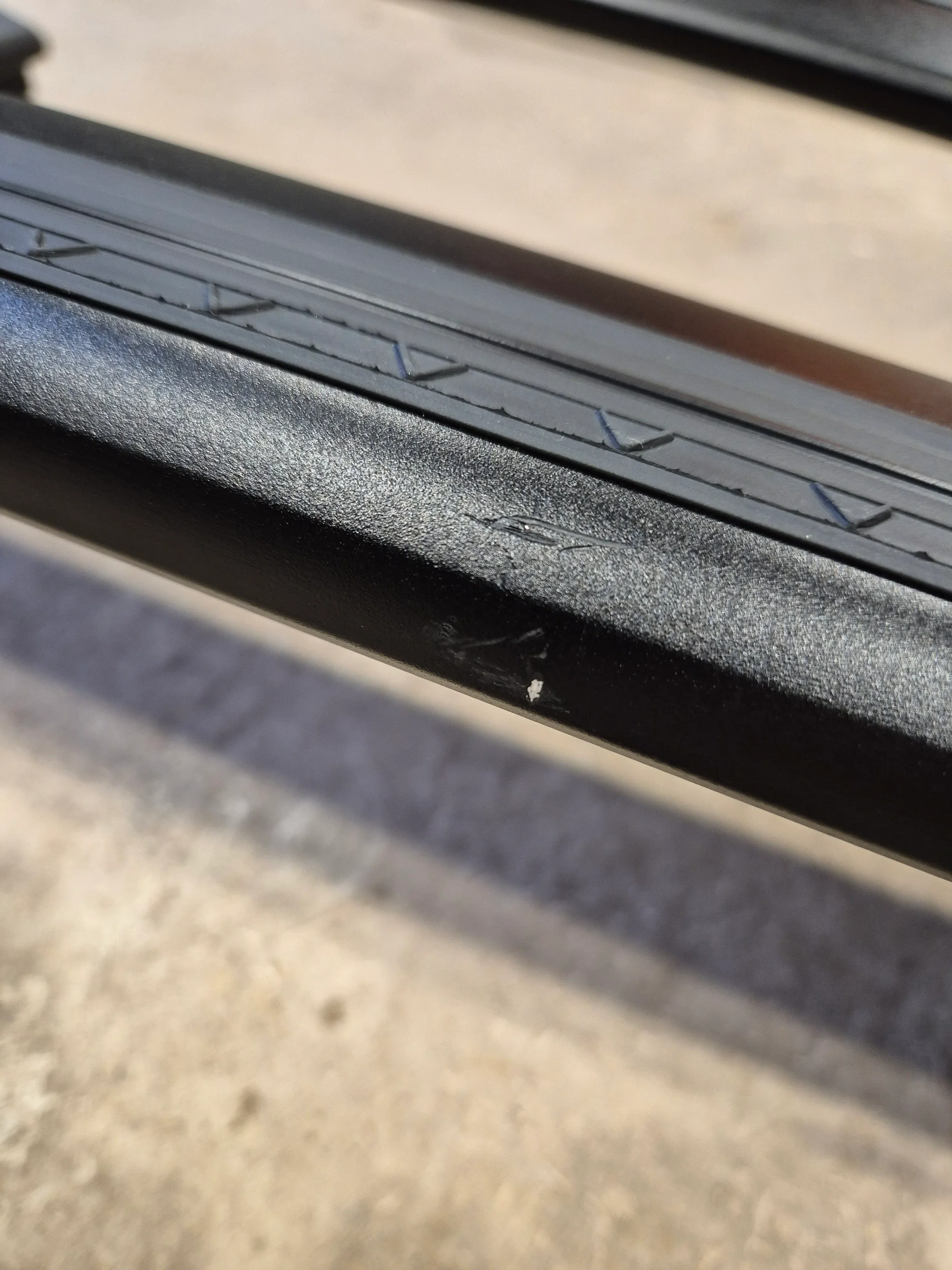 Thule Wingbar Evo Black set for Evoque 2011 to 2018 normal roof - Image 6