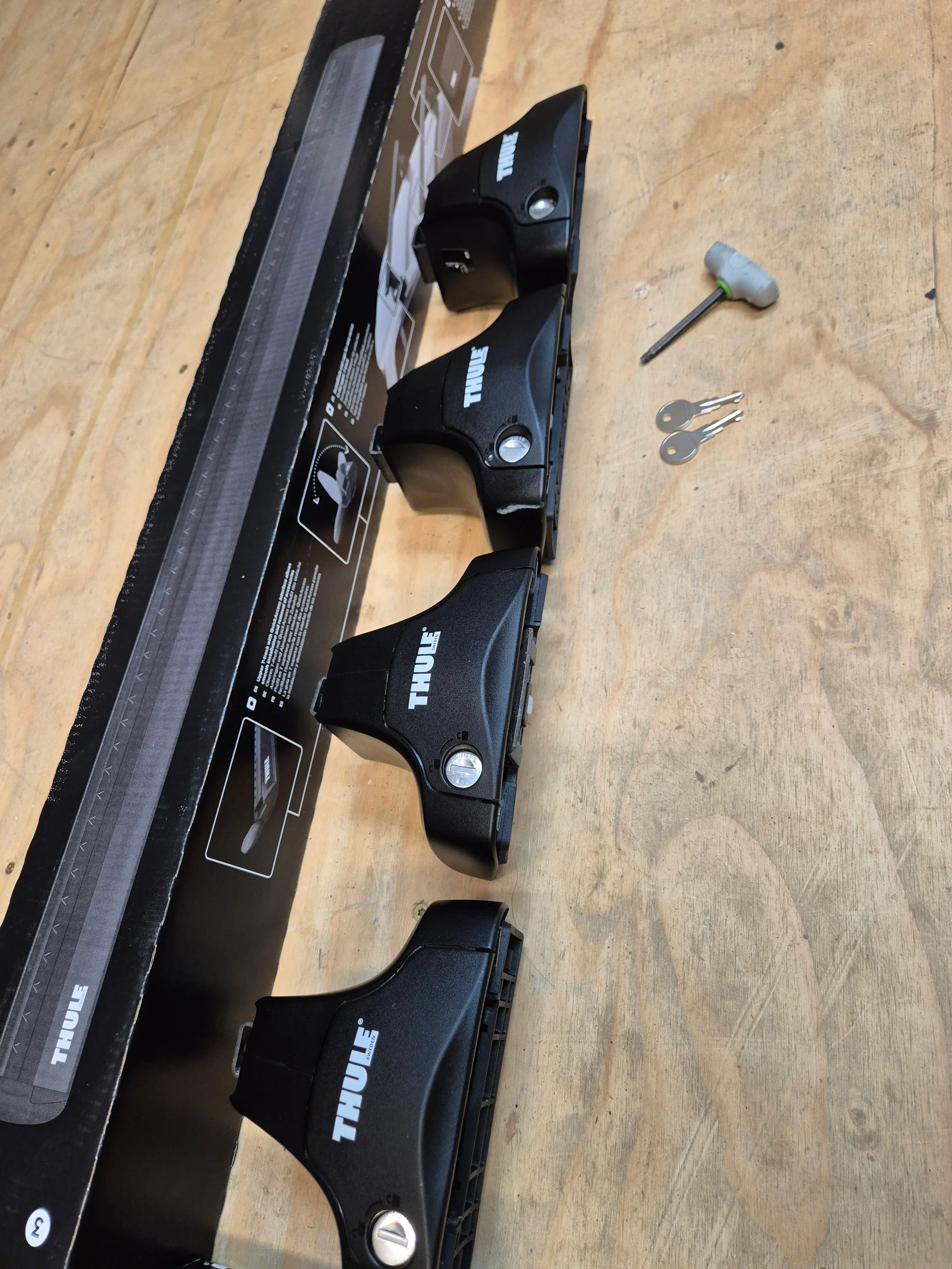 Thule Wingbar Evo Black set for VW Transporter T4 ( 1572 - 754 - 711520) - Image 3