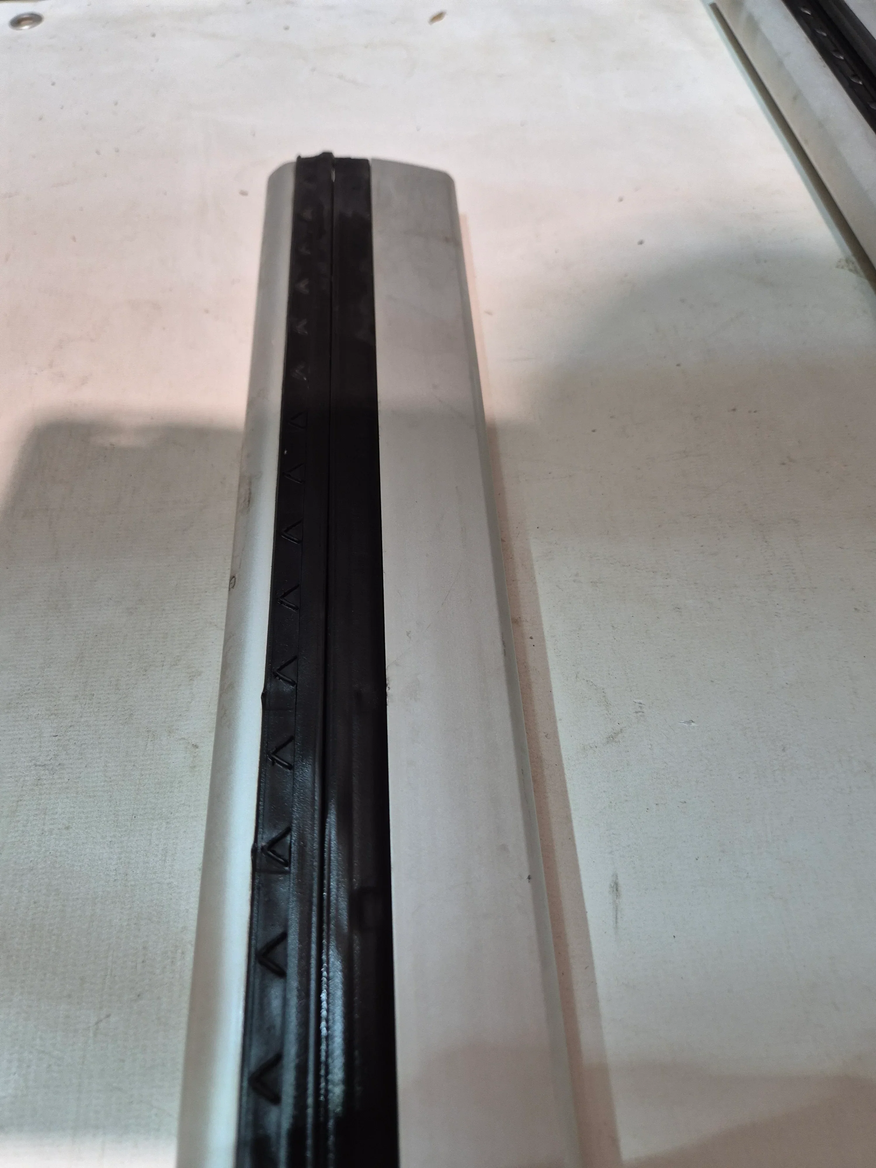 Thule Wingbar Evo Edge 721300 (86cm) x 1 - Used - Image 2